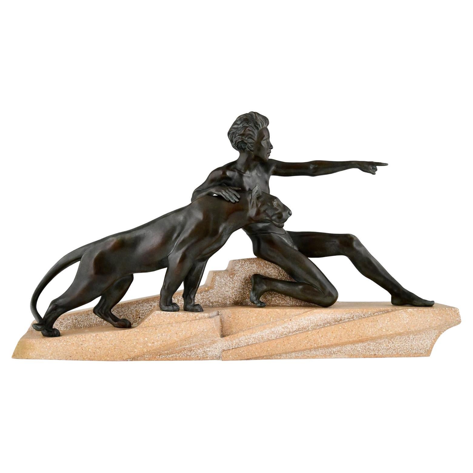 Art déco-Skulptur eines jungen Mannes mit Panther im Art déco-Stil von Max Le Verrier, Frankreich 1930 im Angebot