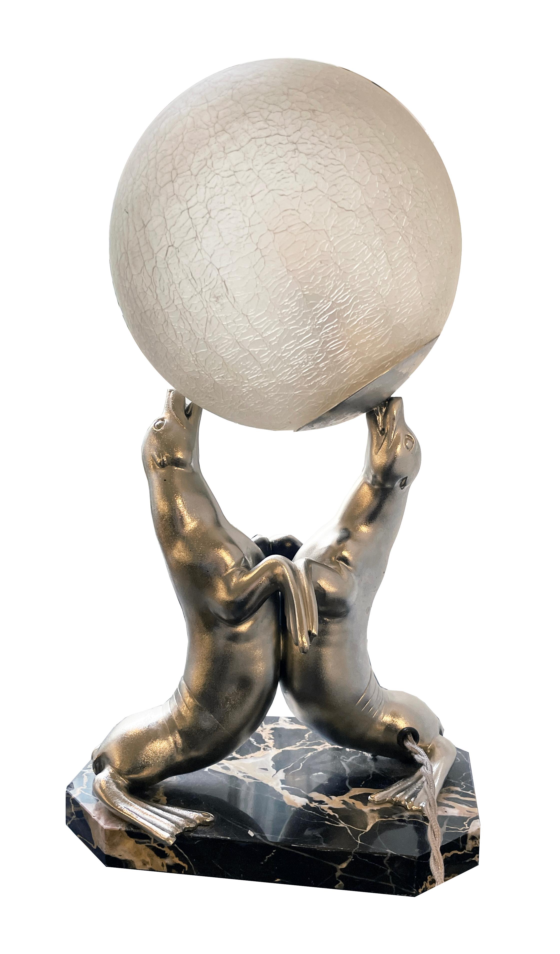 Bronzo Lampada da tavolo Art Déco Seal di 
