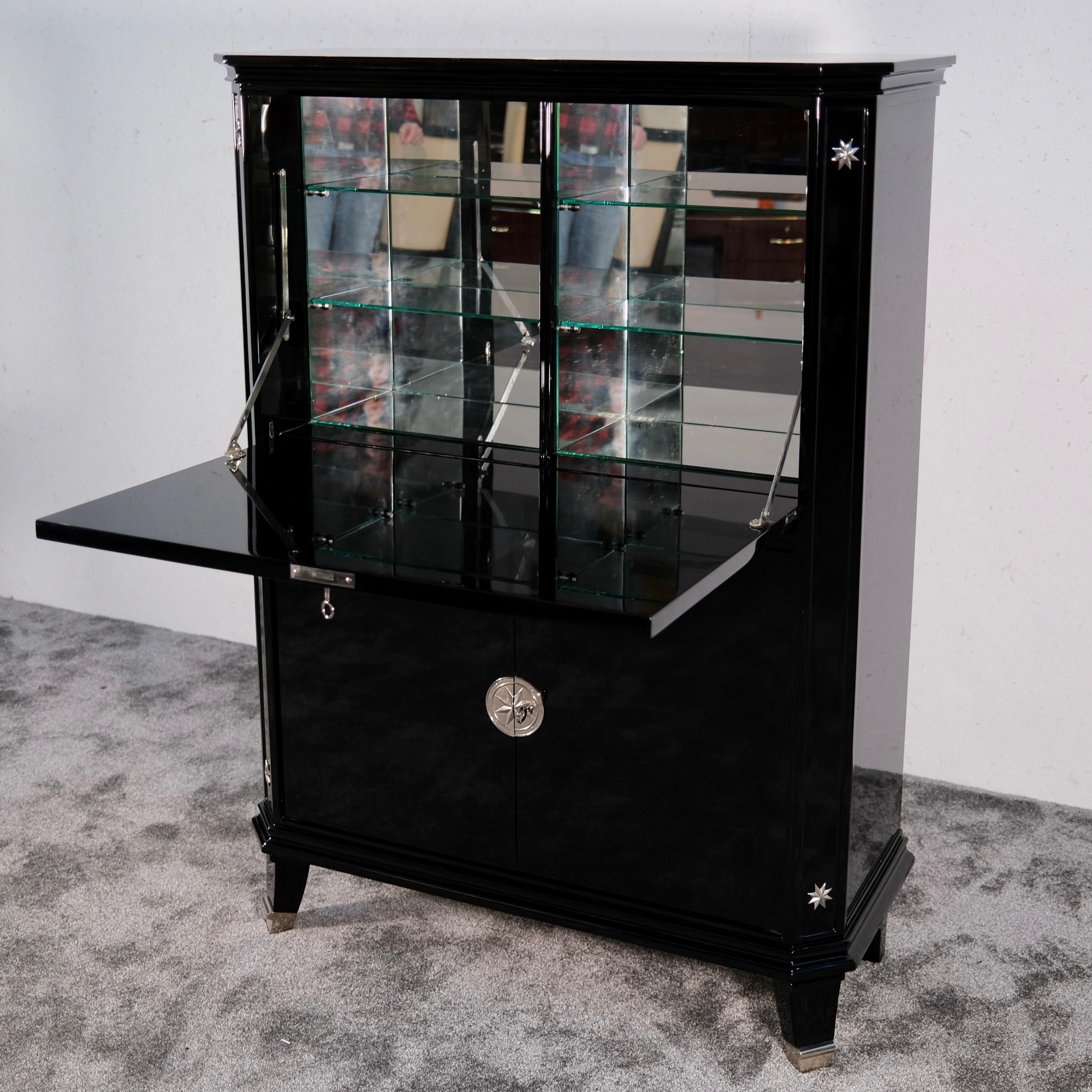 Art Deco Secretary Cabinet in Black Lacquer with Mirrored Interior, France 1930s In Good Condition For Sale In Ulm, DE