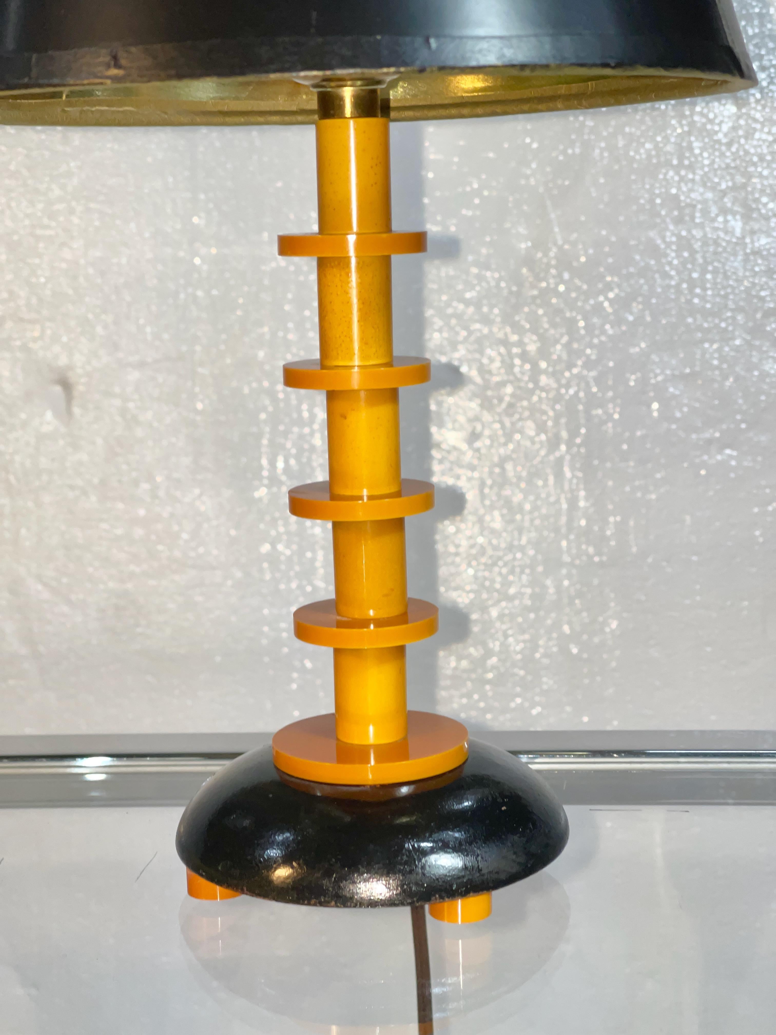 Art Deco Segmented Bakelite Table Lamp 1