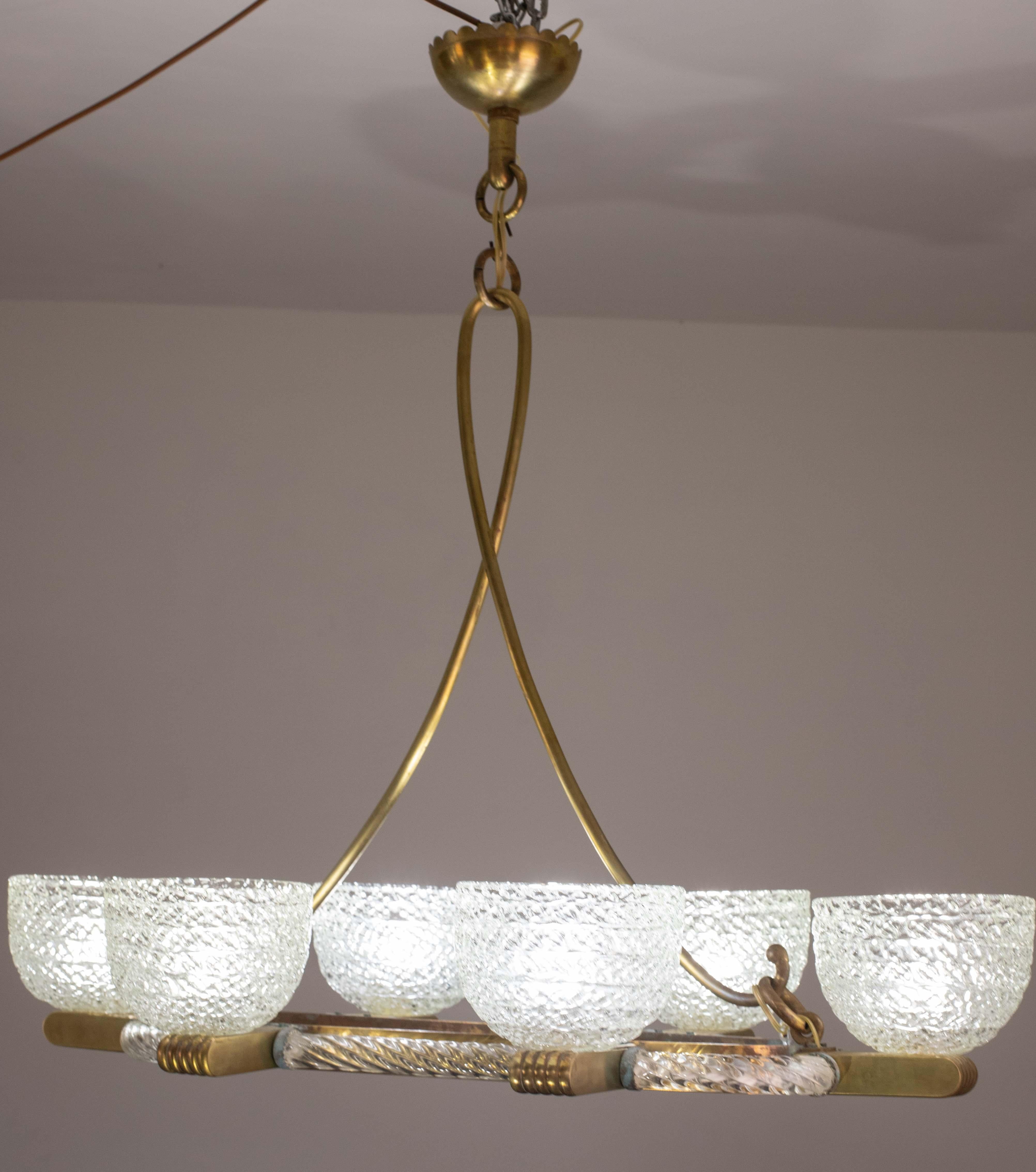 Art Decò Seguso Oval Mid-Century Lampadario a sei luci in vetro di Murano e ottone in vendita 3