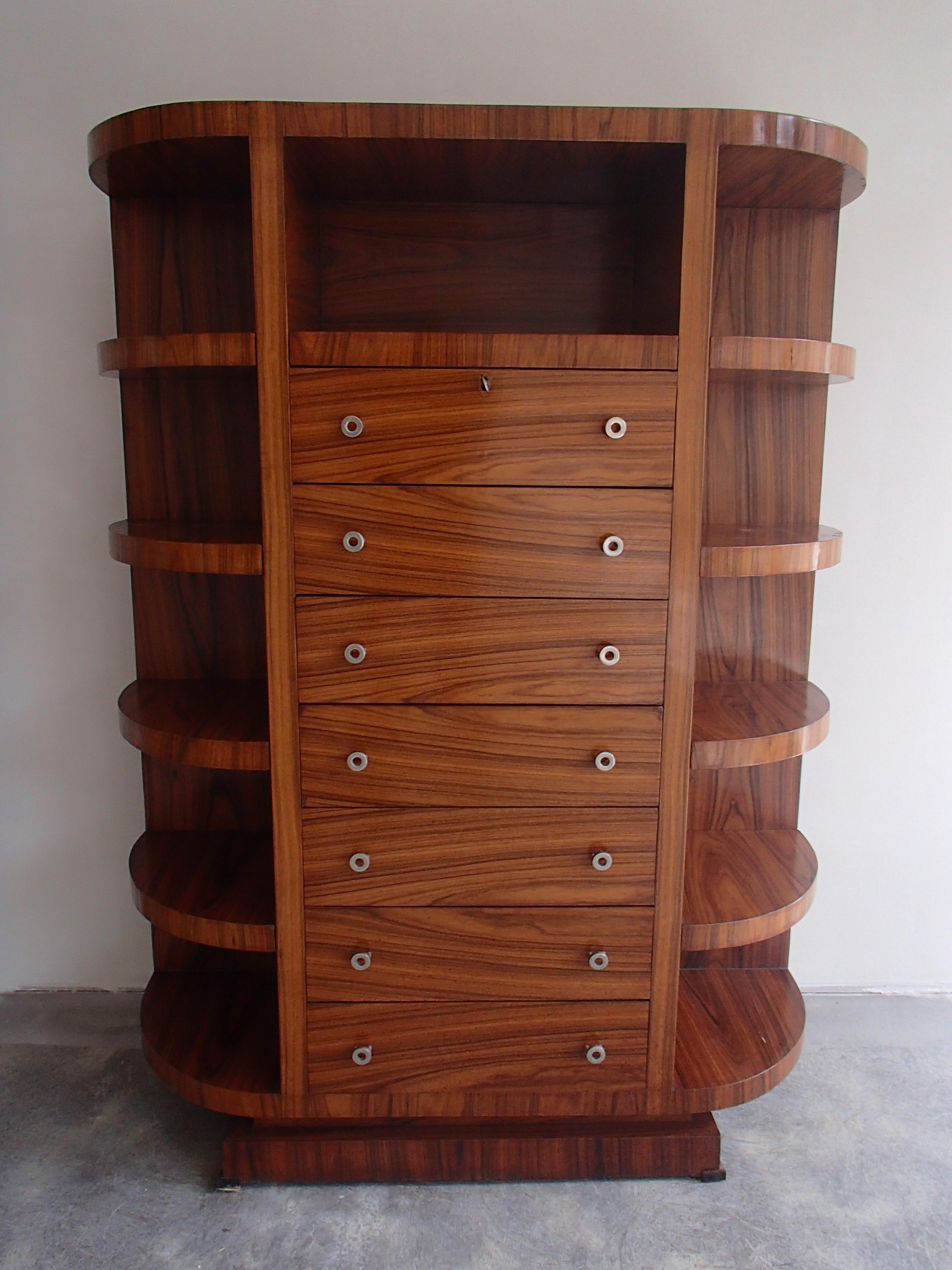 Francese Cassettiera Art Deco a 7 cassetti wallnut in vendita