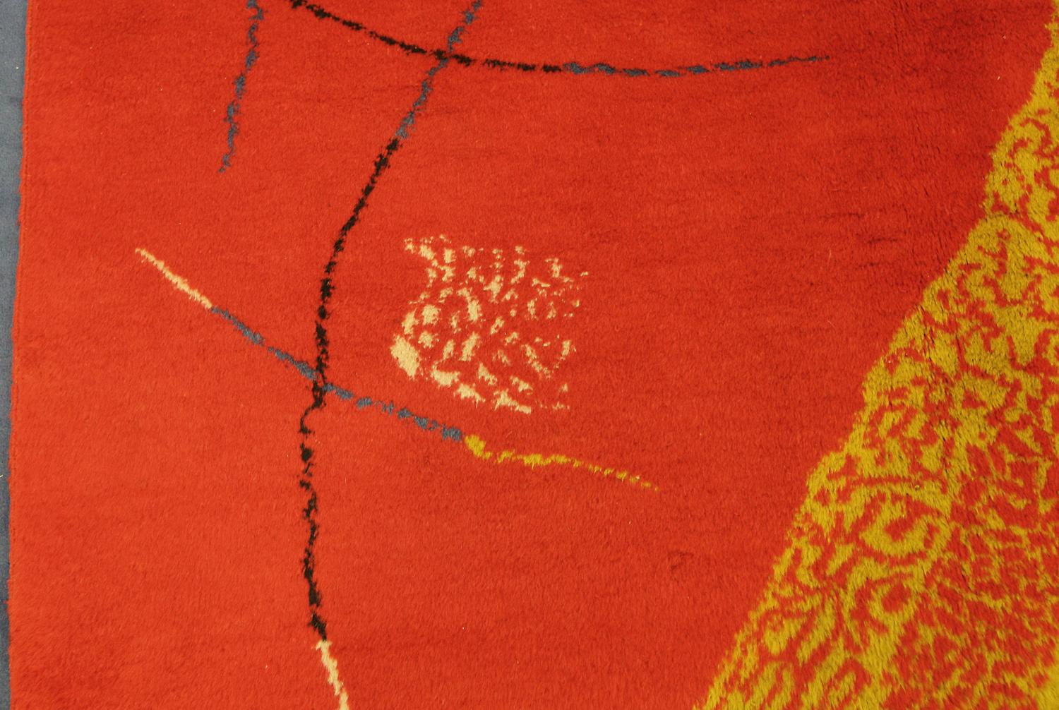 Türkischer Art-Déco-Teppich im minimalistischen Design, 1950-1970 (Art déco) im Angebot