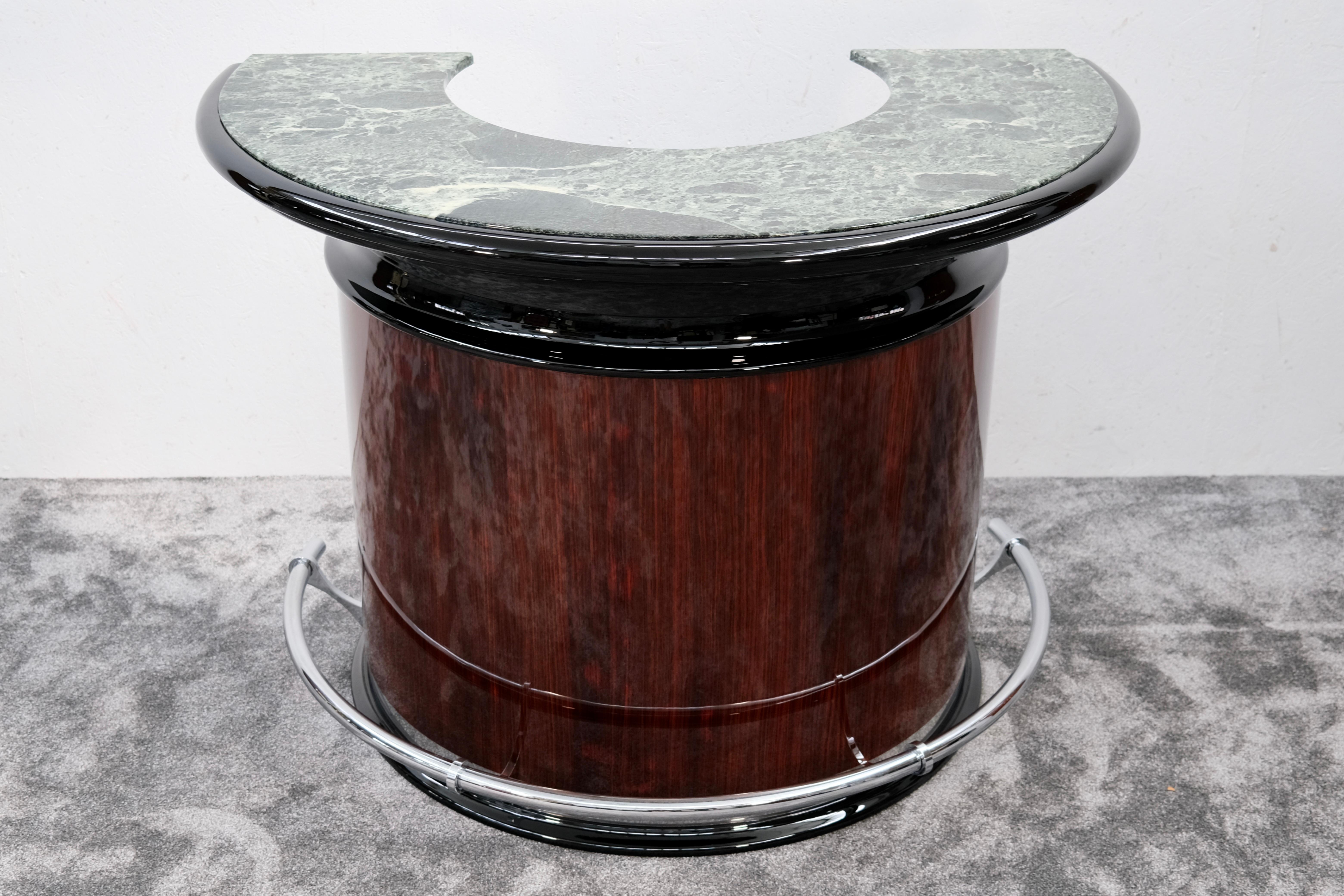 Art déco Bar semi-circulaire avec placage de bois de tourbière et plateau en marbre, France, années 1940 en vente