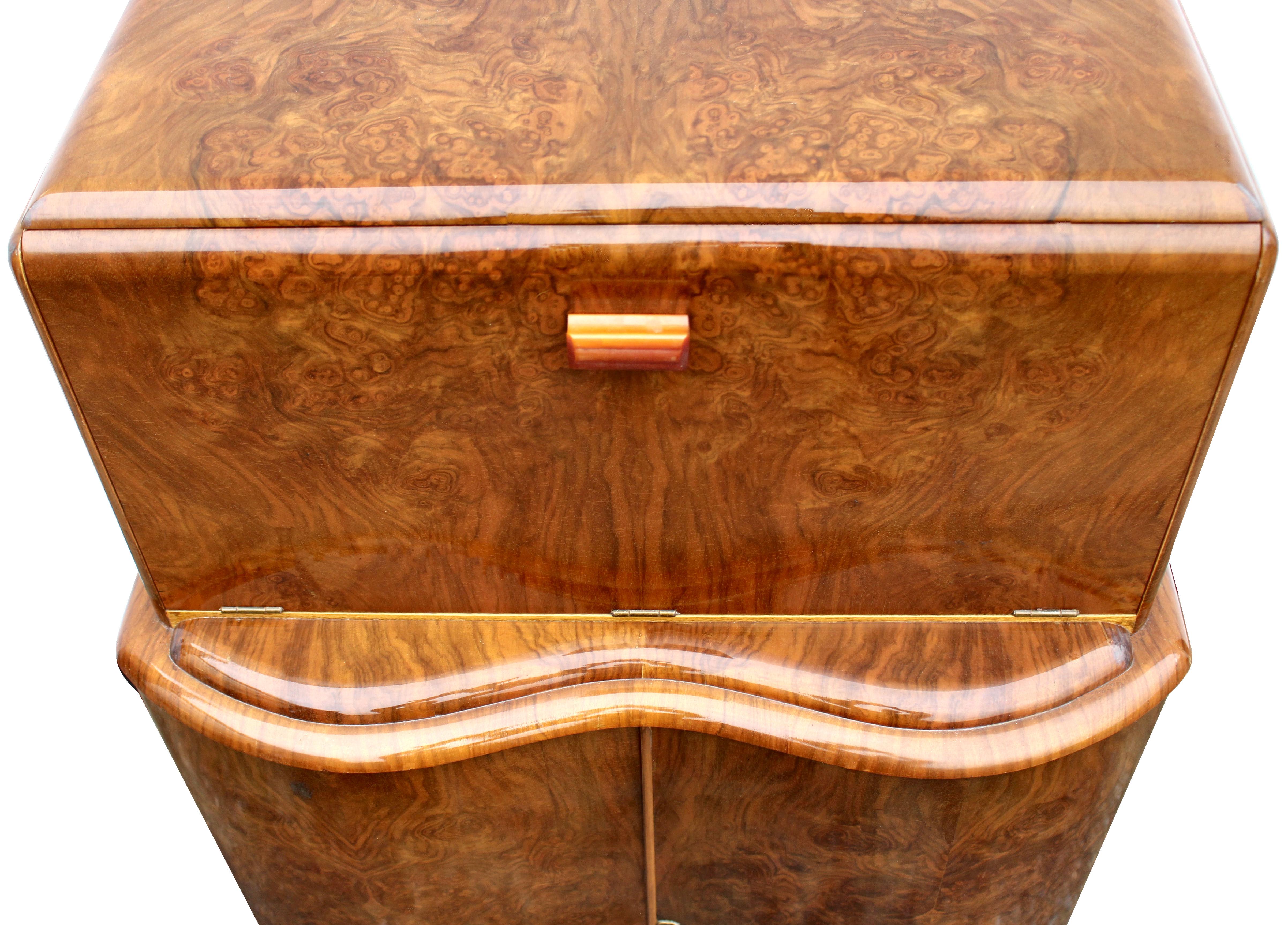 Art Deco Serpentine Fronted Cocktail Cabinet in Walnut, circa 1938 4