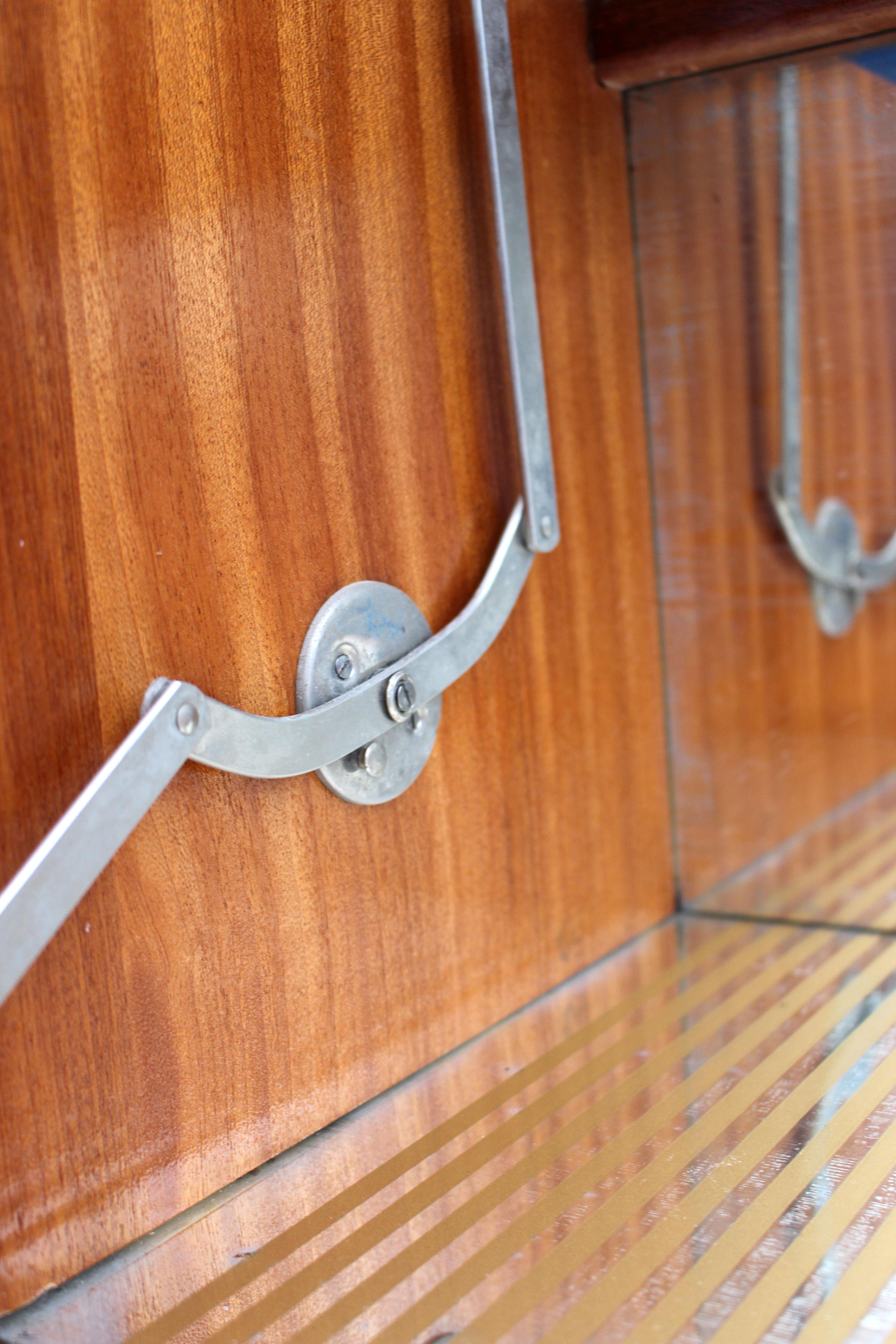 Art Deco Serpentine Fronted Cocktail Cabinet in Walnut, circa 1938 2