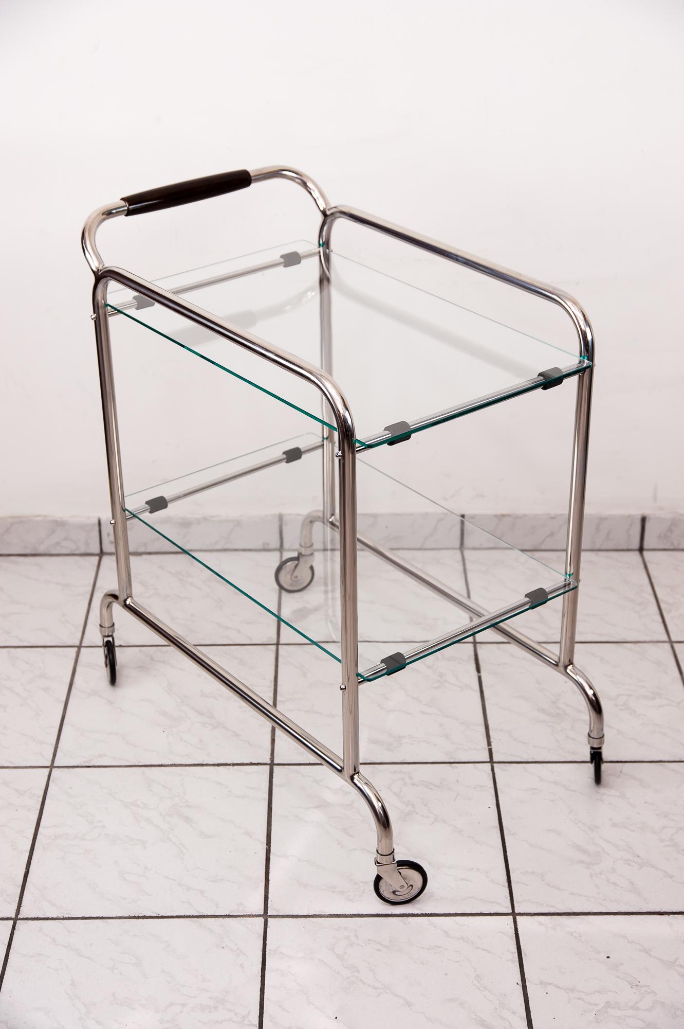 Art Deco serving cart 1920s attributed to Thonet.
Original condition.