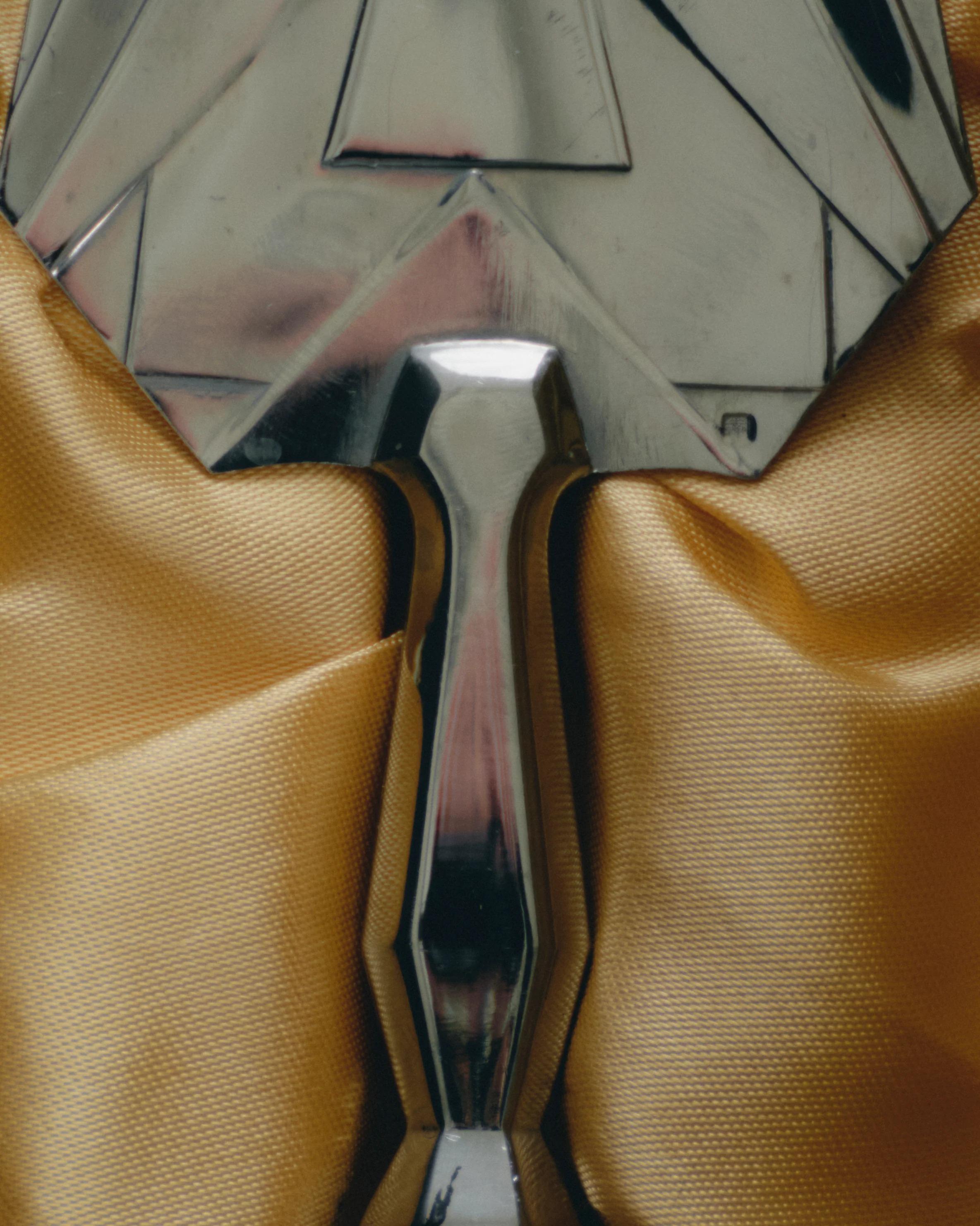 Art Deco Servierlöffel aus versilbertem Metall, 1930er Jahre (Versilberung) im Angebot