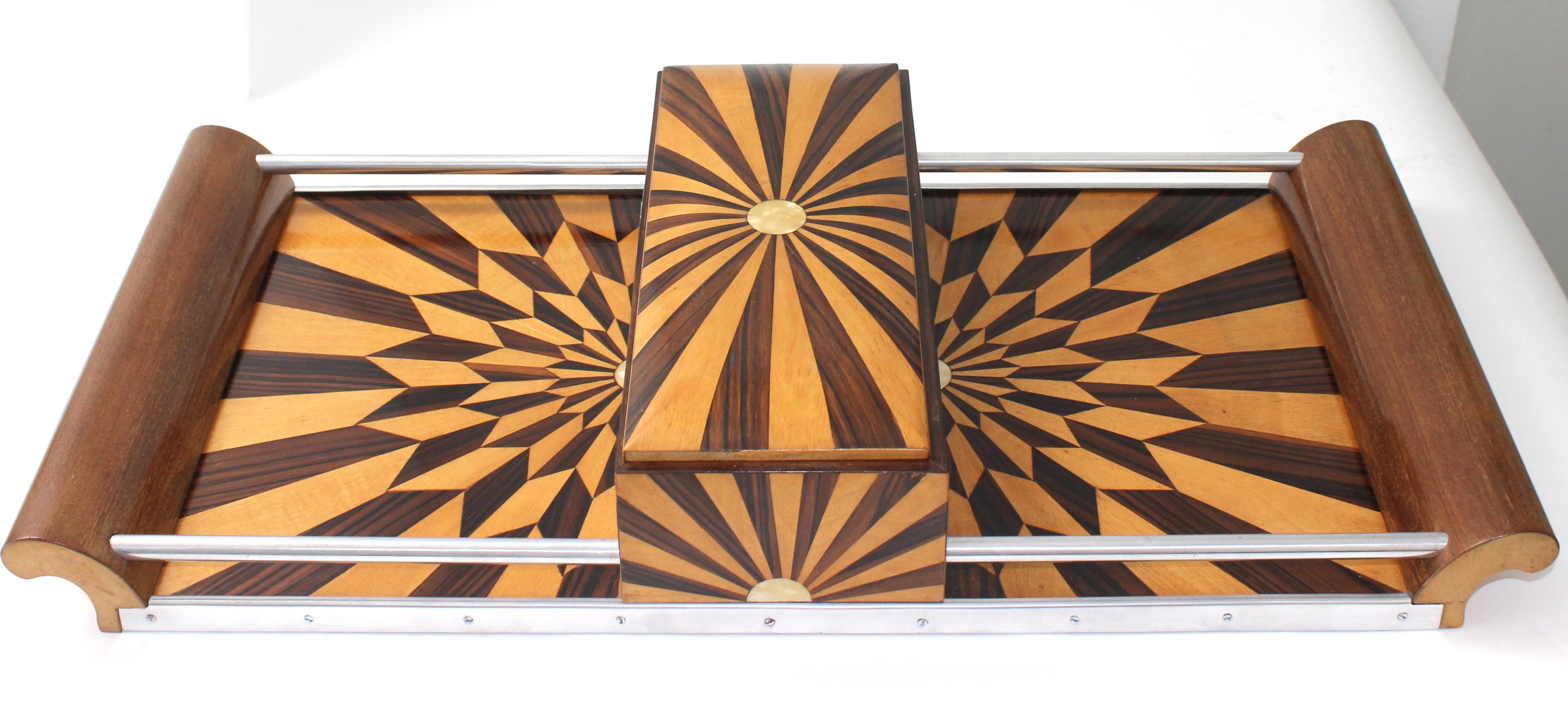 Art Deco 1920s Paul Giordano Paris serving tray Exotic Wood Parquet from a Palm Beach estate.

Overall size 23.25 x 11.25 x 3 7/8 high
Size of the raised covered box in the center is 4 3/4 x 11 x 3 1/4 high.