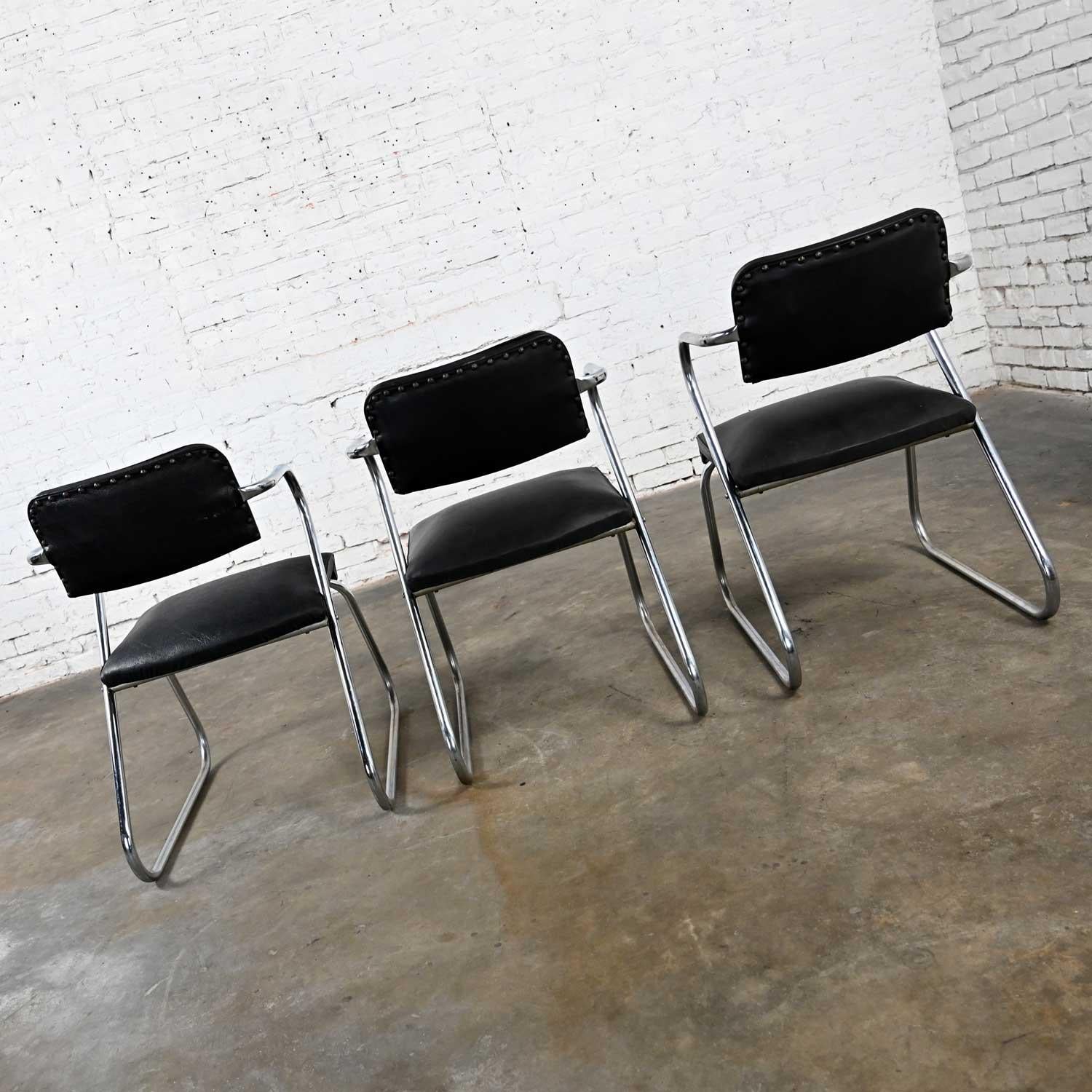 Art Deco Set 3 Chrome Tube & Black Faux Leather Chairs Attr to Kem Weber Z Chair Bon état - En vente à Topeka, KS
