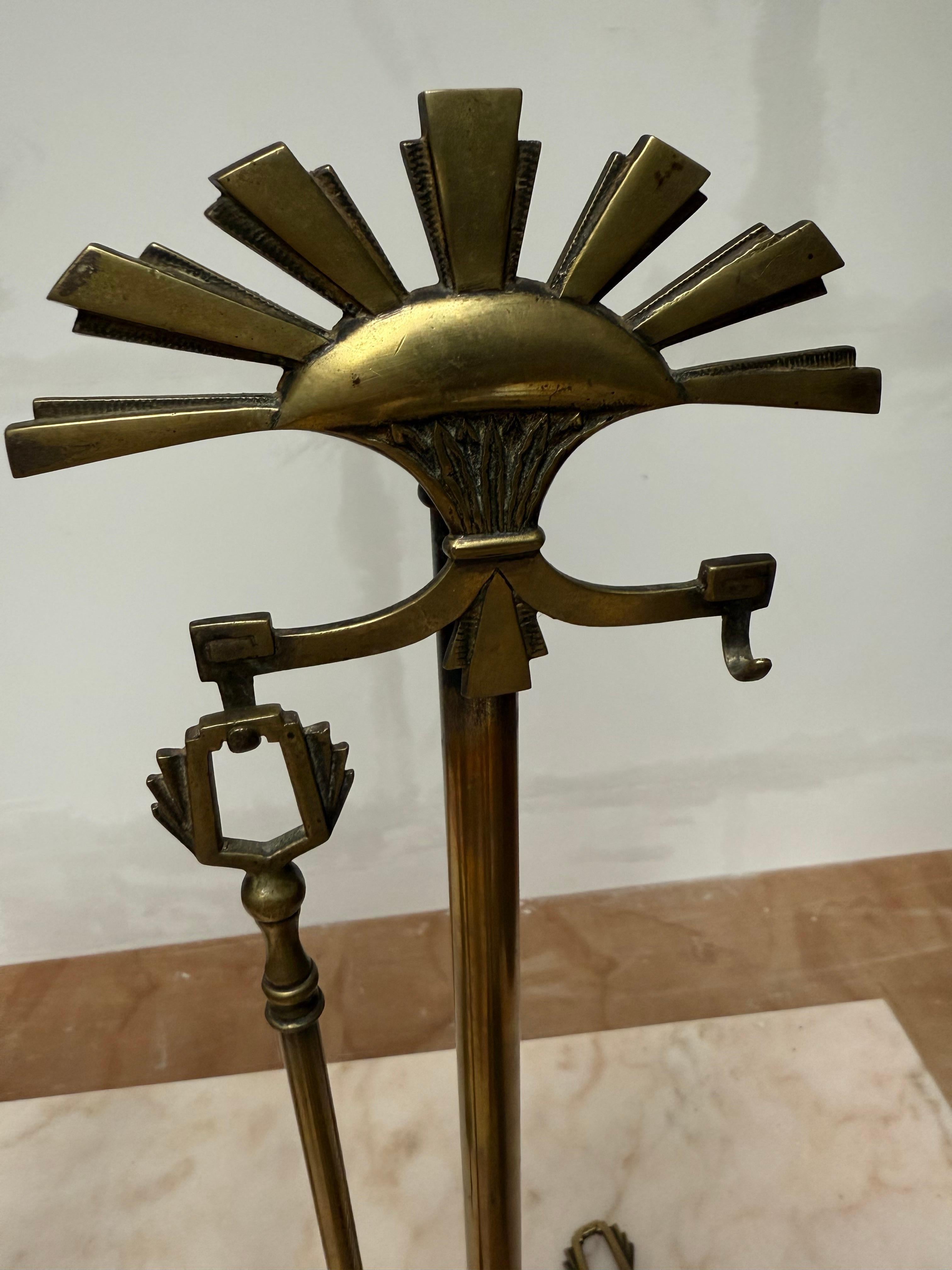 Set di utensili per caminetto in bronzo e ottone Art Deco, con pinne a fiamma stilizzate in vendita 4