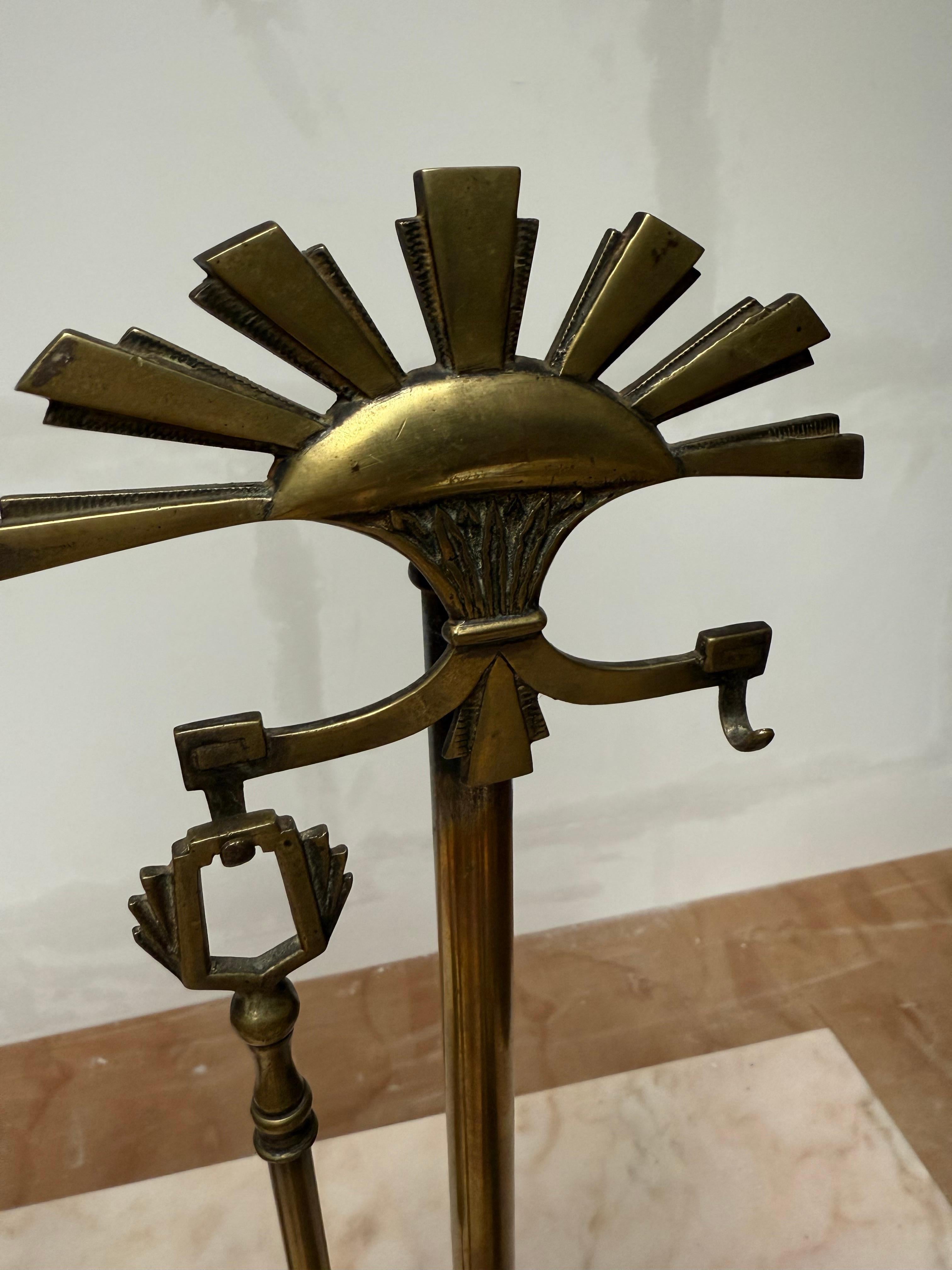 Set di utensili per caminetto in bronzo e ottone Art Deco, con pinne a fiamma stilizzate in vendita 5