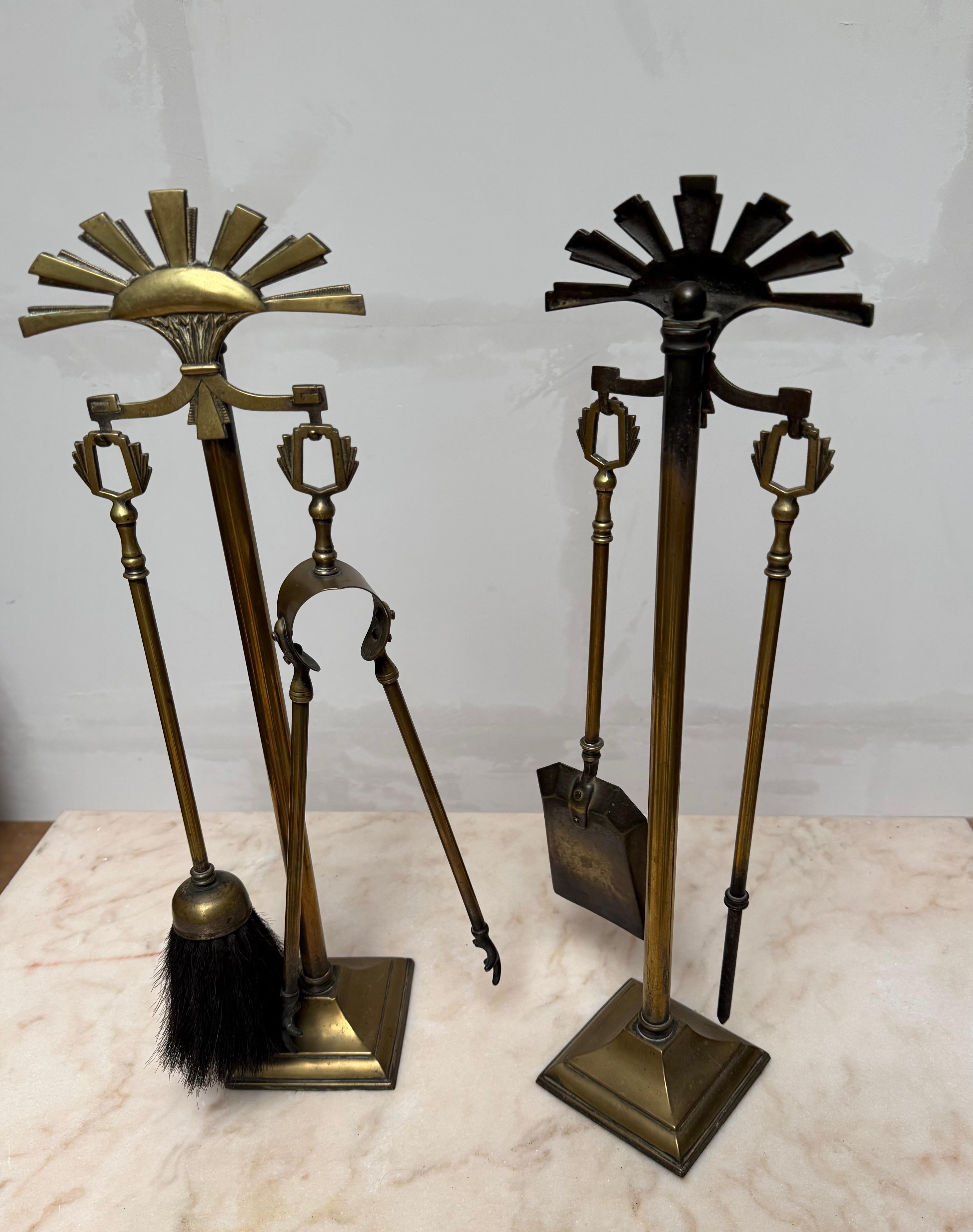 Set di utensili per caminetto in bronzo e ottone Art Deco, con pinne a fiamma stilizzate in vendita 8