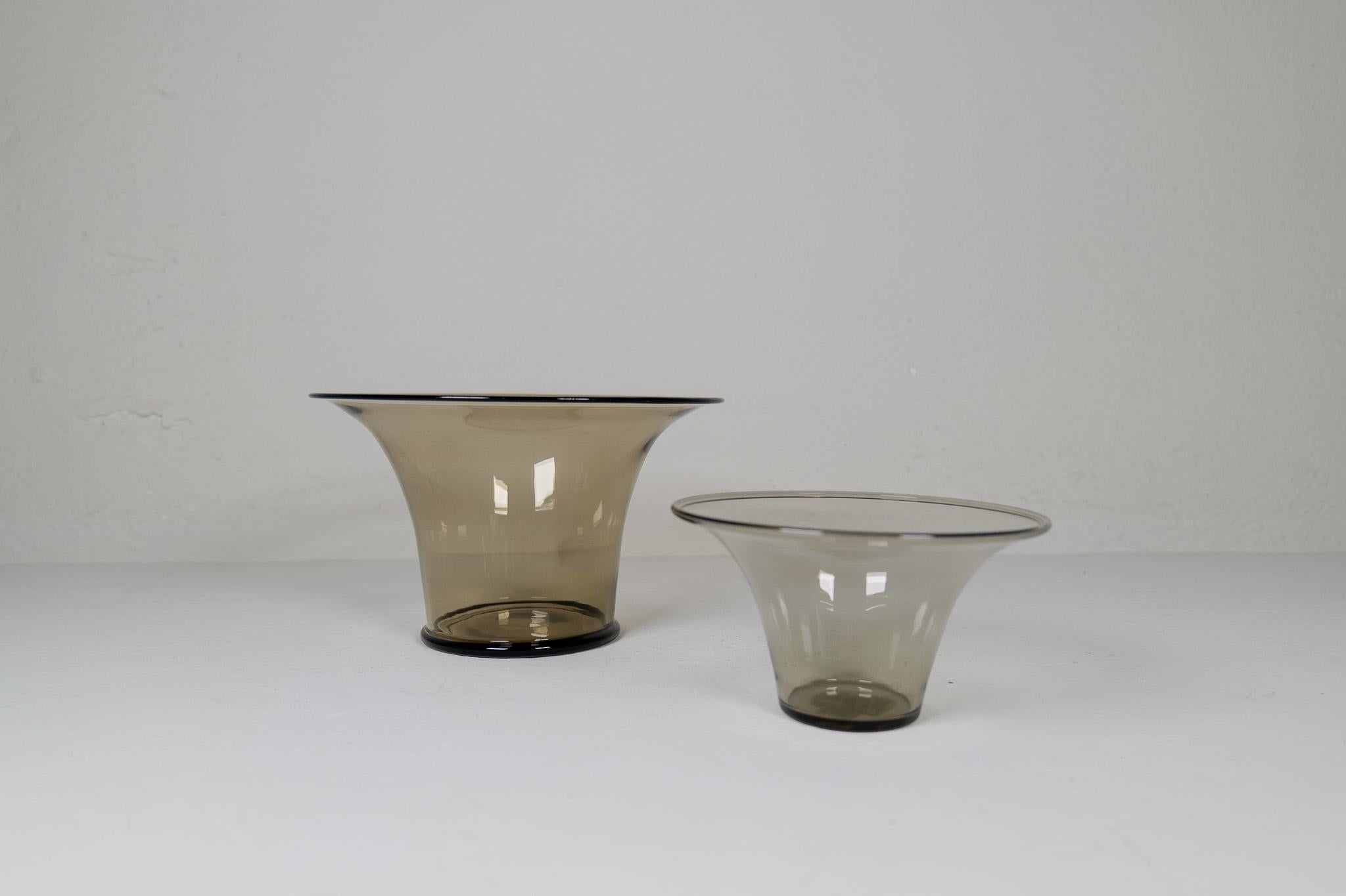  Art Deco Set of 2 Glass Bowls Simon Gate Orrefors, Sweden 1920s In Good Condition For Sale In Hillringsberg, SE
