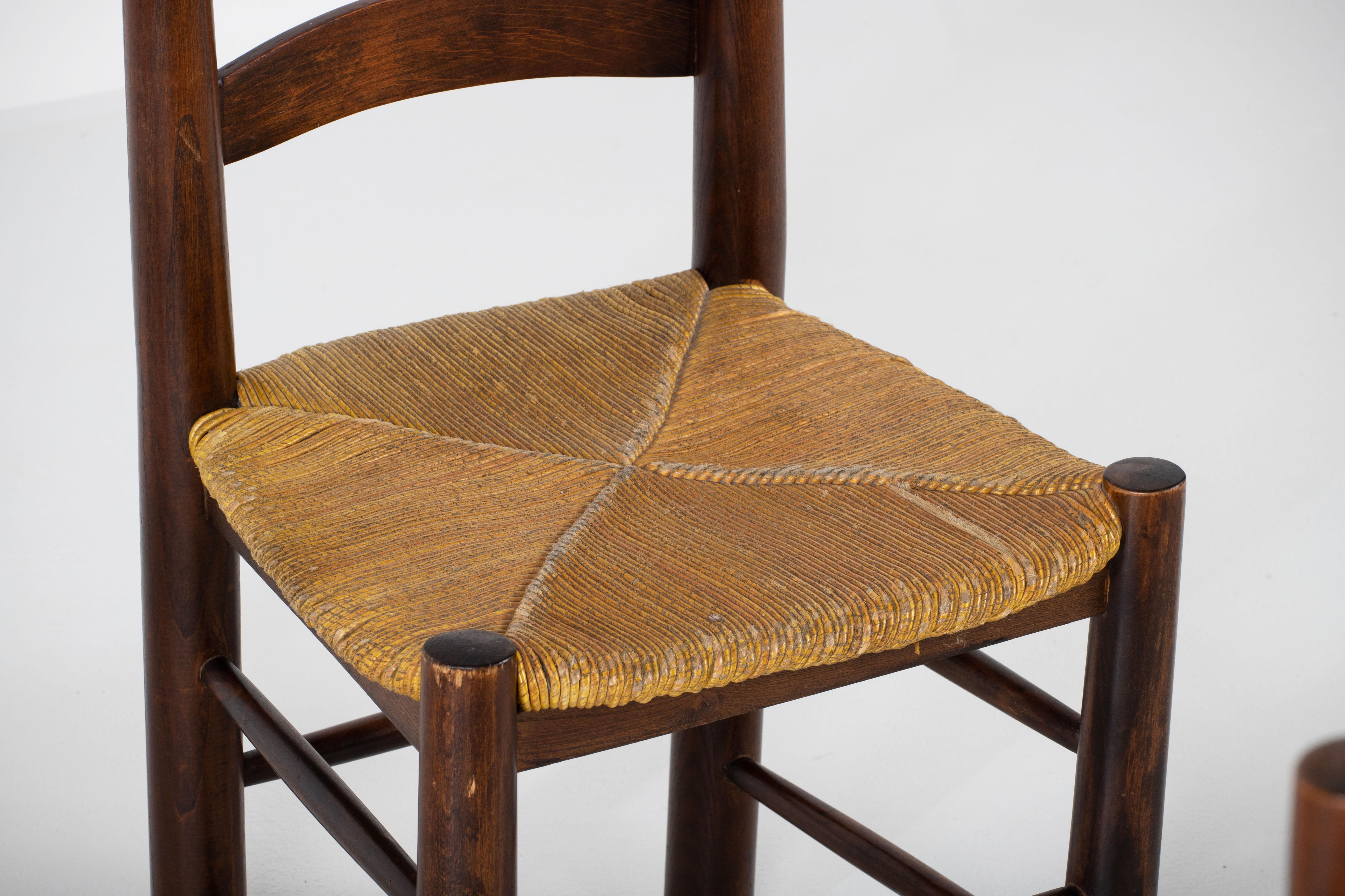 Set di sei sedie da pranzo in Oak francese nello stile di Charlotte Perriand, 1960 in vendita 5