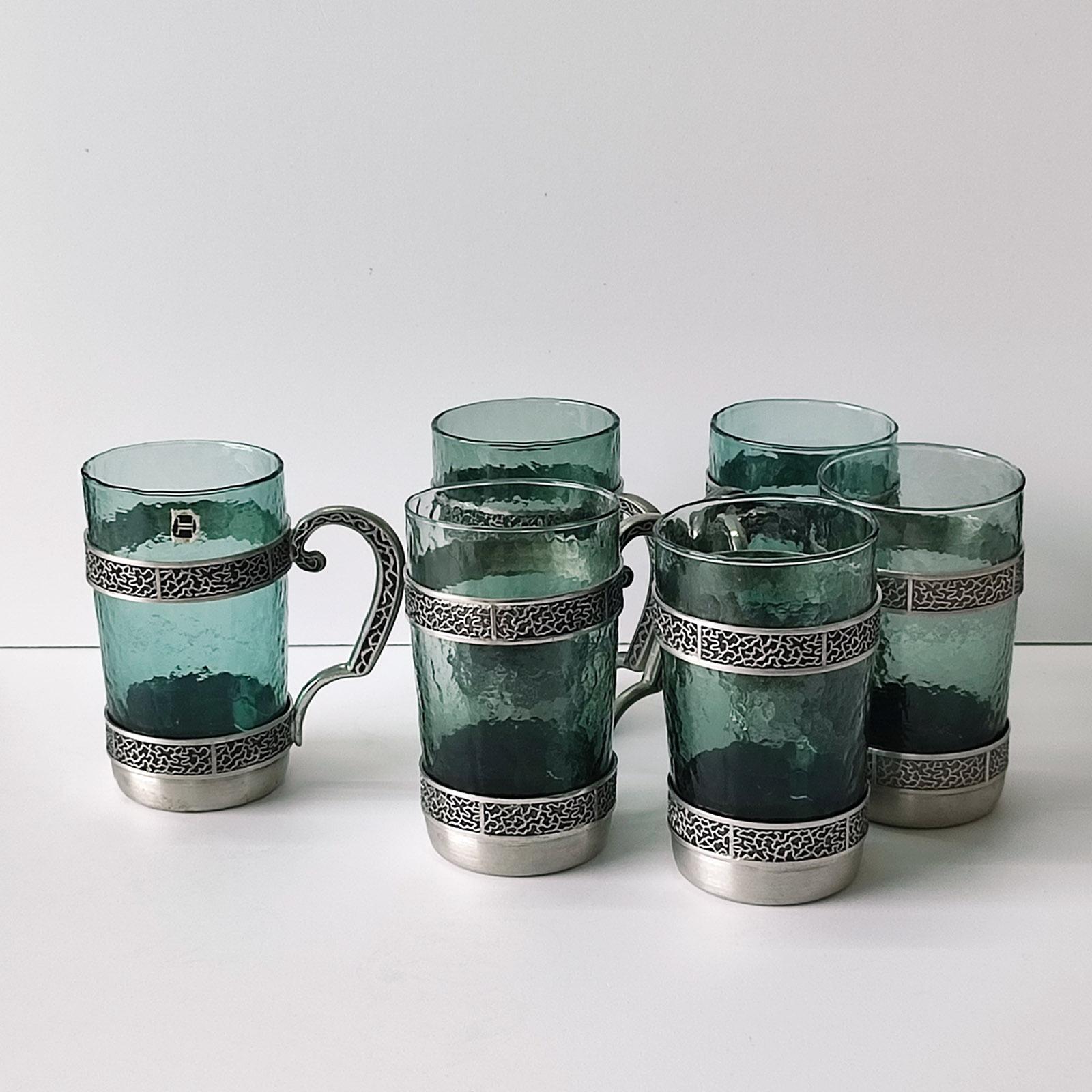 Art Deco Set von 6 Krügen, Bechern, Teetassen, aus Glas und Zinn, Norwegen Tinn im Zustand „Gut“ im Angebot in Bochum, NRW