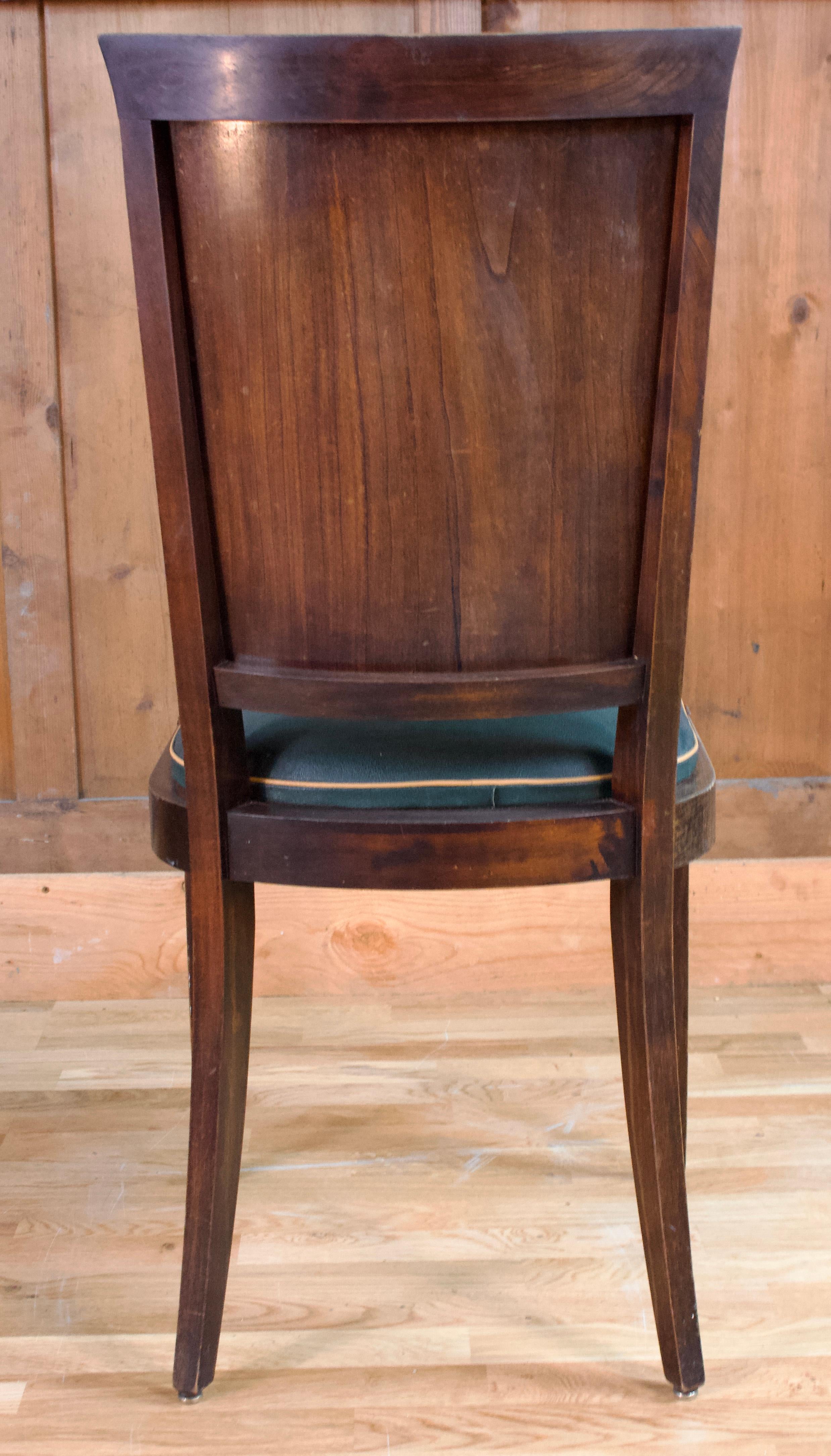 Ensemble Art Déco de quatre fauteuils en bois et similicuir vert Jaguar, vers 1950 Bon état - En vente à Beuzevillette, FR