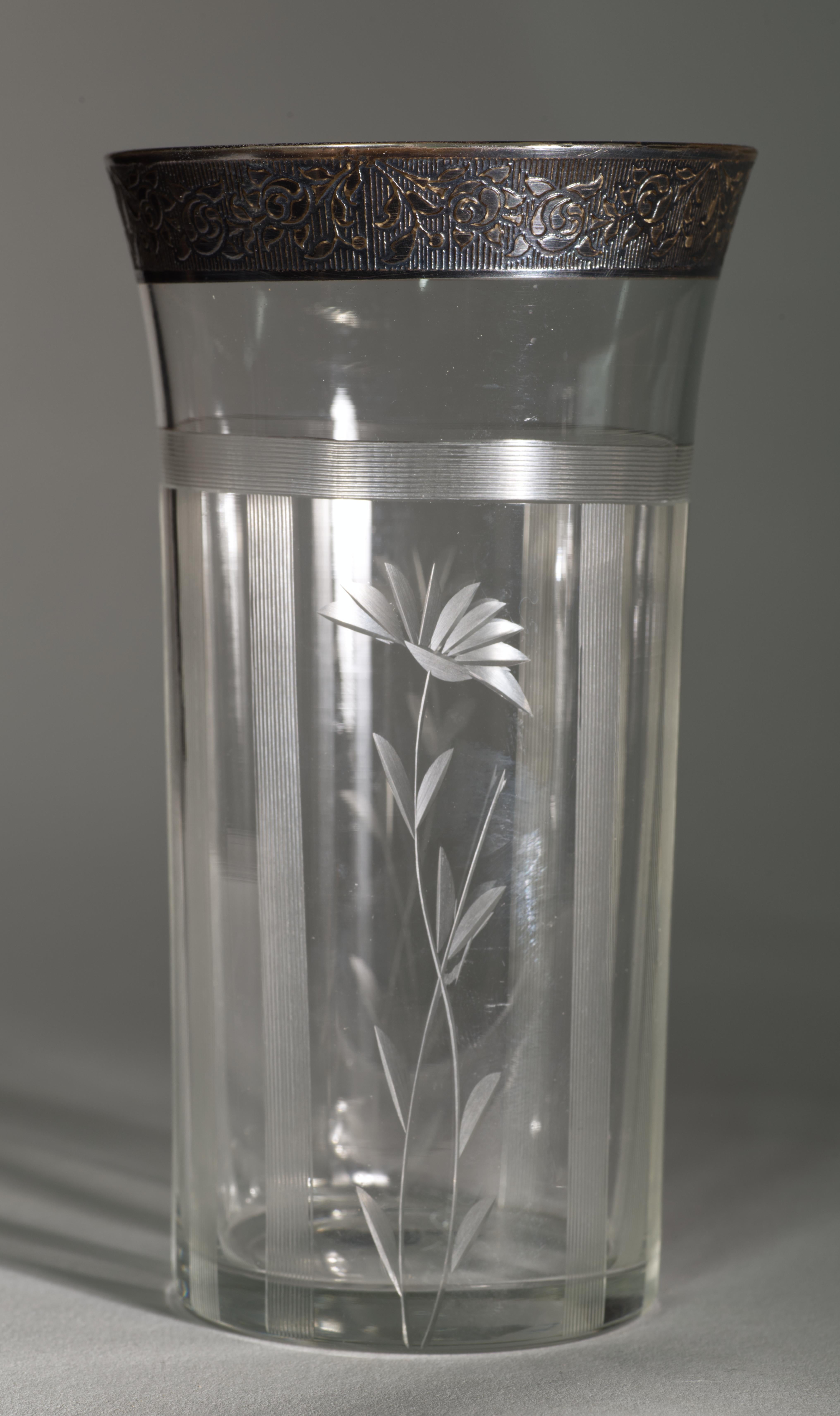Juego Art Déco de Jarra y Vasos de Bar, Plateados Grabados Brillan en UV en venta 4