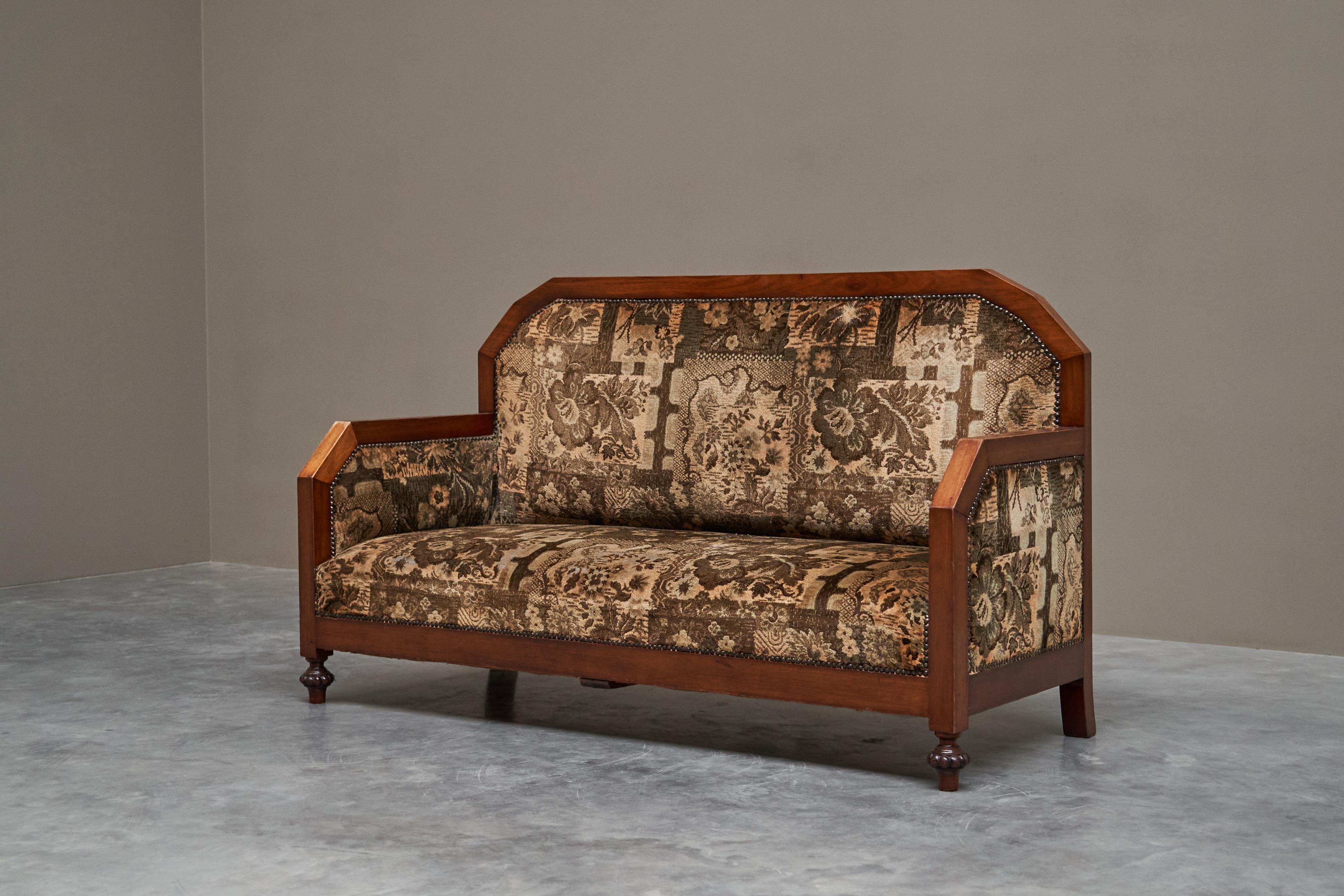 20th Century Art Deco Set of Sofa and Armchairs in Solid Wood and Tapisserie 1930 For Sale