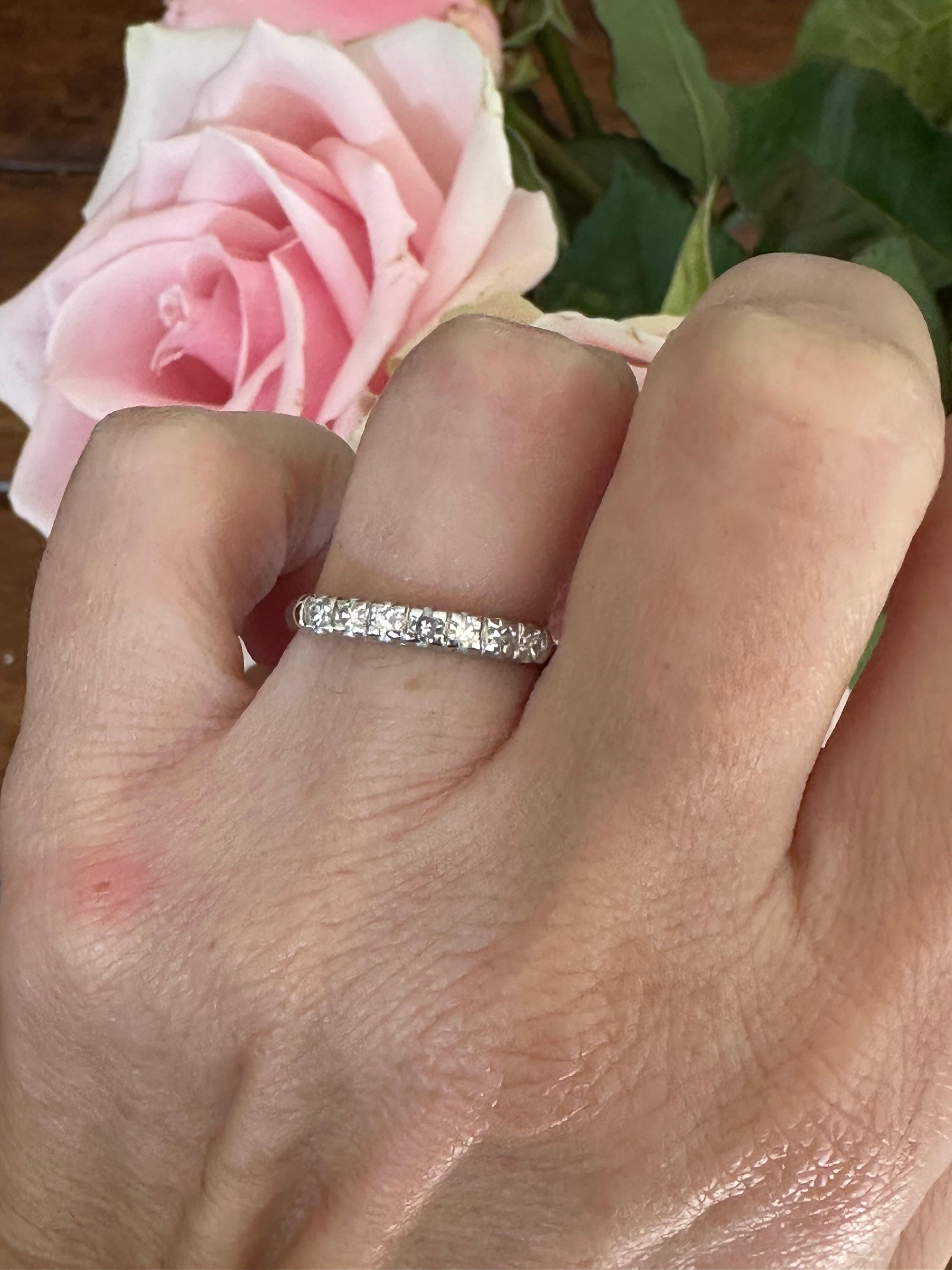 Art Deco Sieben-Stein Diamant und Platin Band im Angebot 4