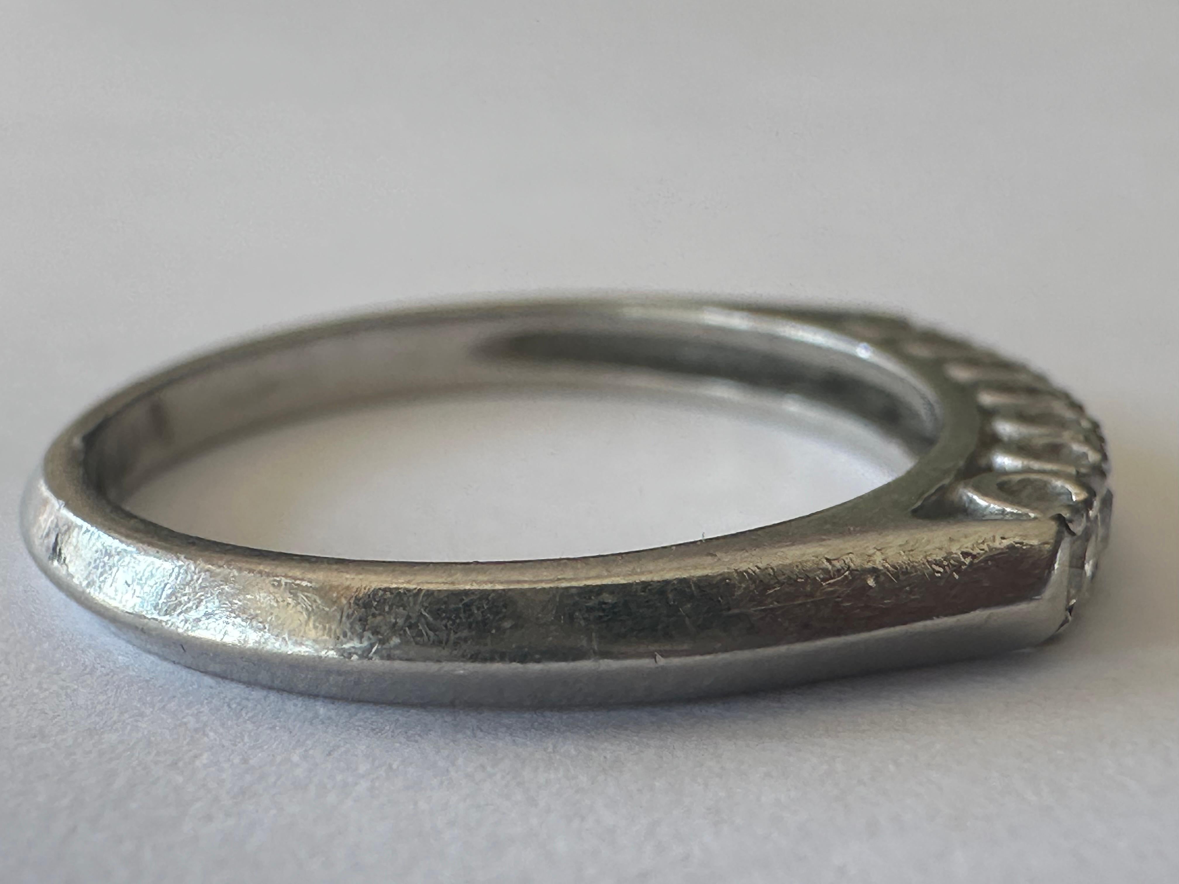 Bague Art déco à sept pierres, diamants et platine en vente 2
