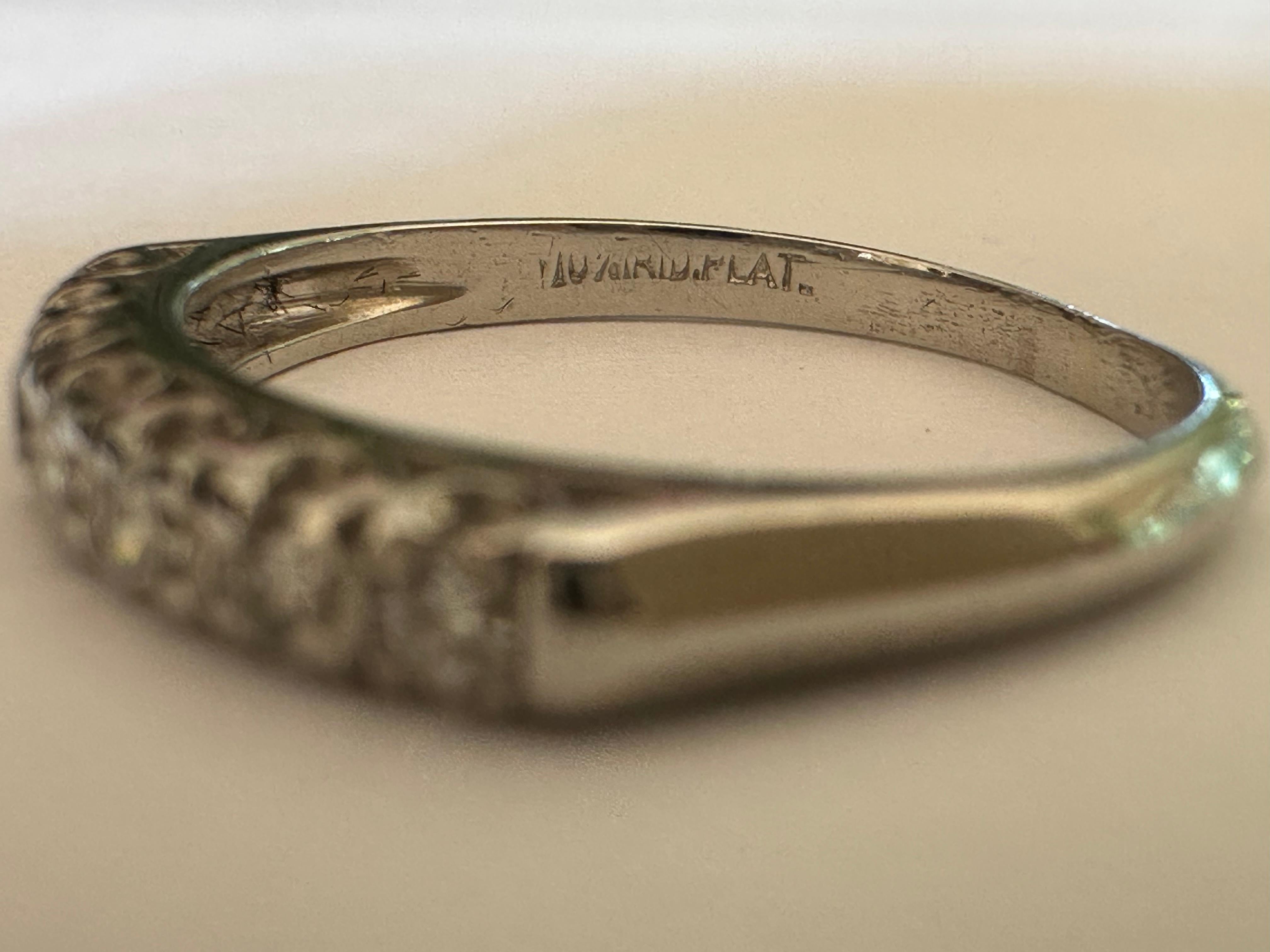 Art Deco Sieben-Stein Diamant und Platin Band im Angebot 3