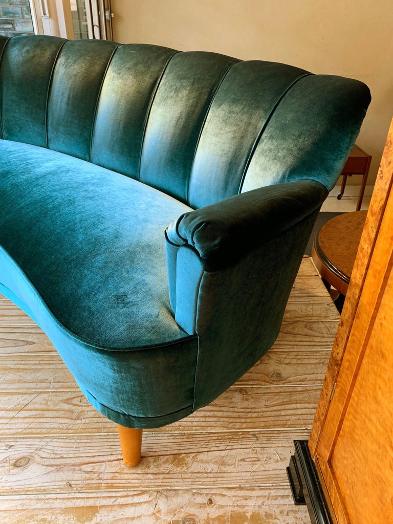 Art Deco Shell Back Curved Sofa D320 at 1stDibs