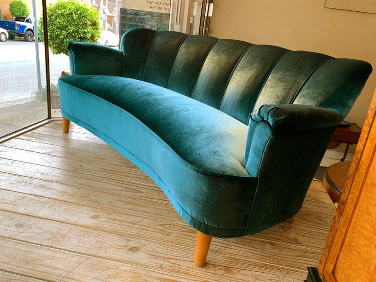 Art Deco Shell Back Curved Sofa D320 at 1stDibs