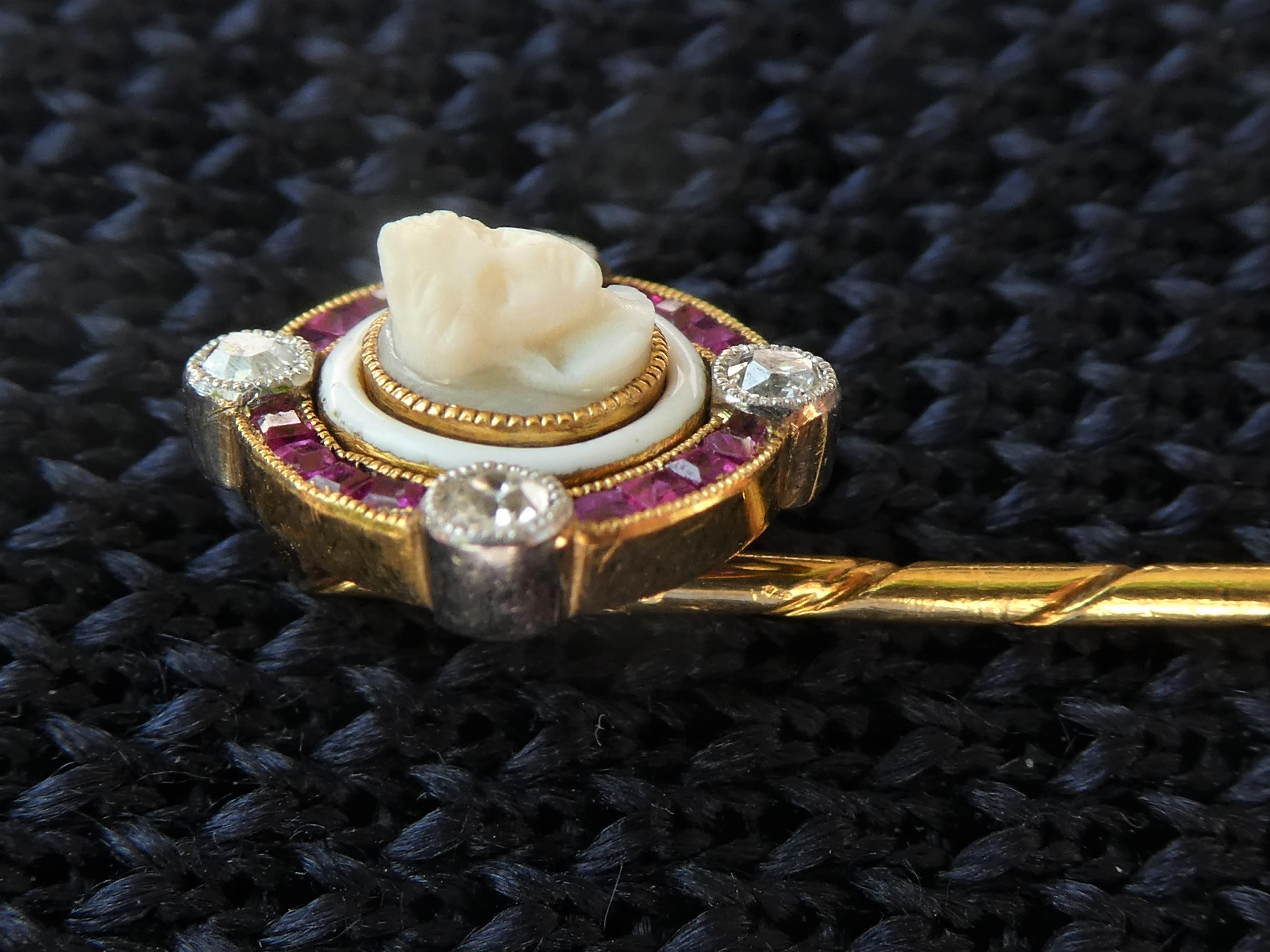 Round Cut Art Deco Shell Cameo Ruby Diamond Enamel 18 Karat Gold Platinum Stickpin For Sale