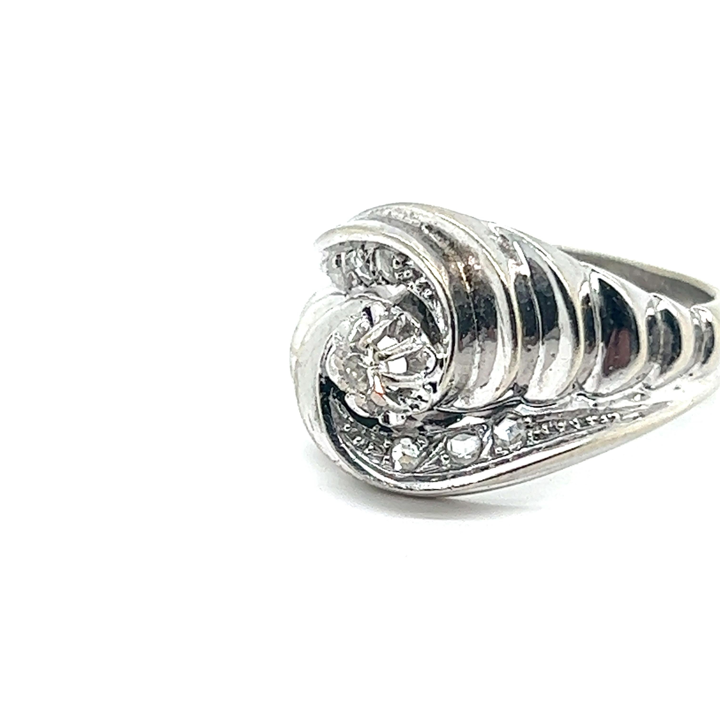 Art-Deco Shell Ring Diamonds, White Gold, Solid 18 Karat For Sale 3