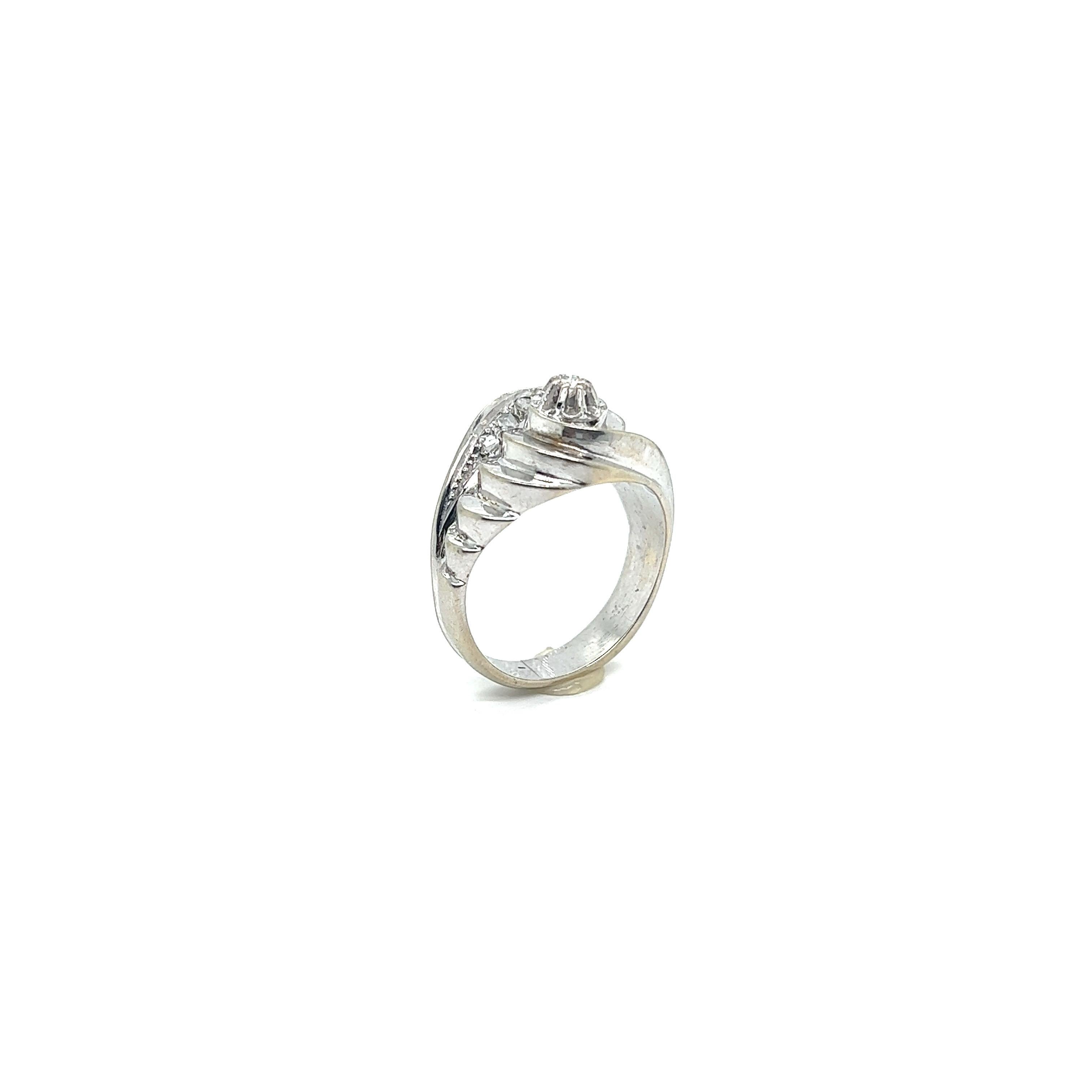 Art-Deco Shell Ring Diamonds, White Gold, Solid 18 Karat For Sale 4