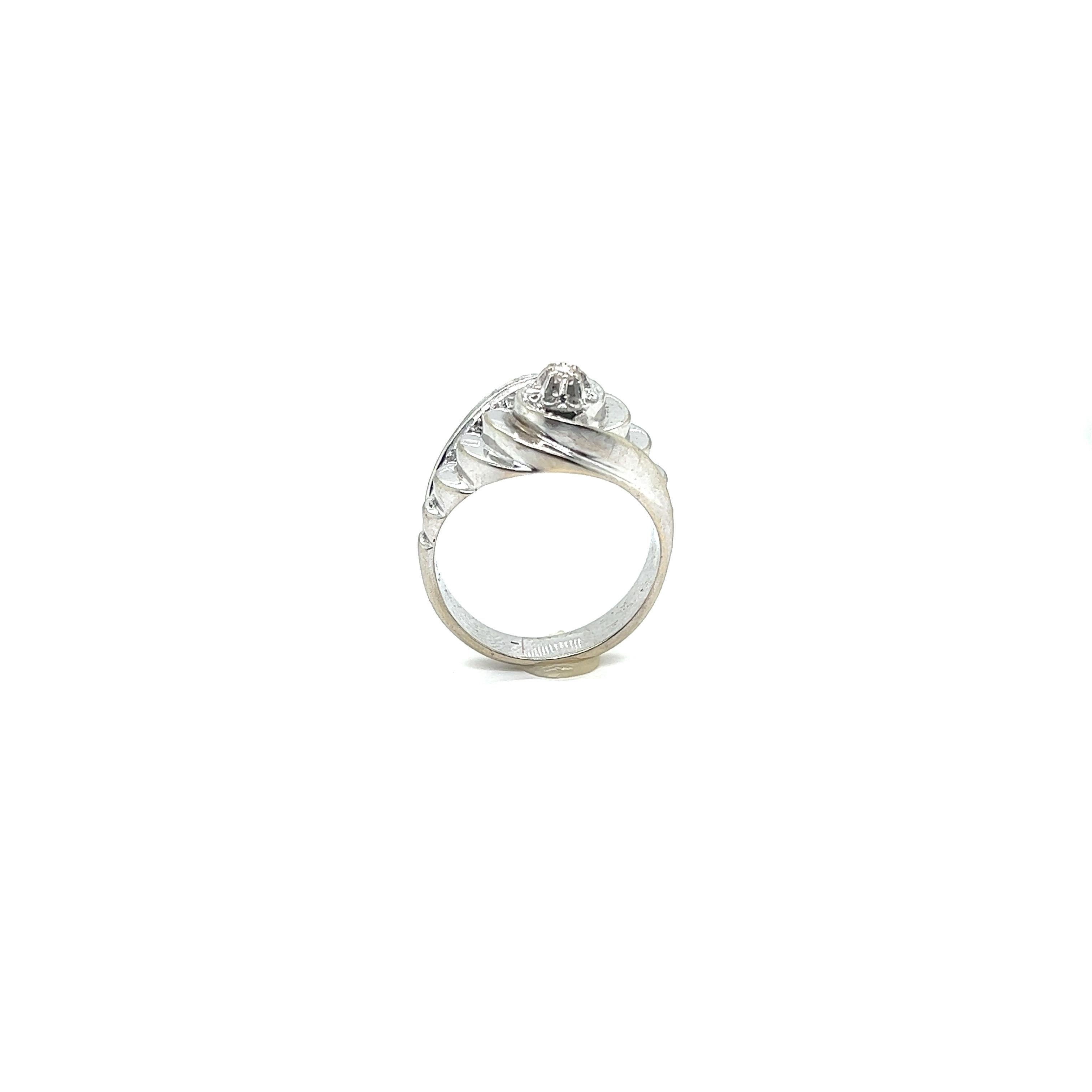 Art-Deco Shell Ring Diamonds, White Gold, Solid 18 Karat For Sale 5