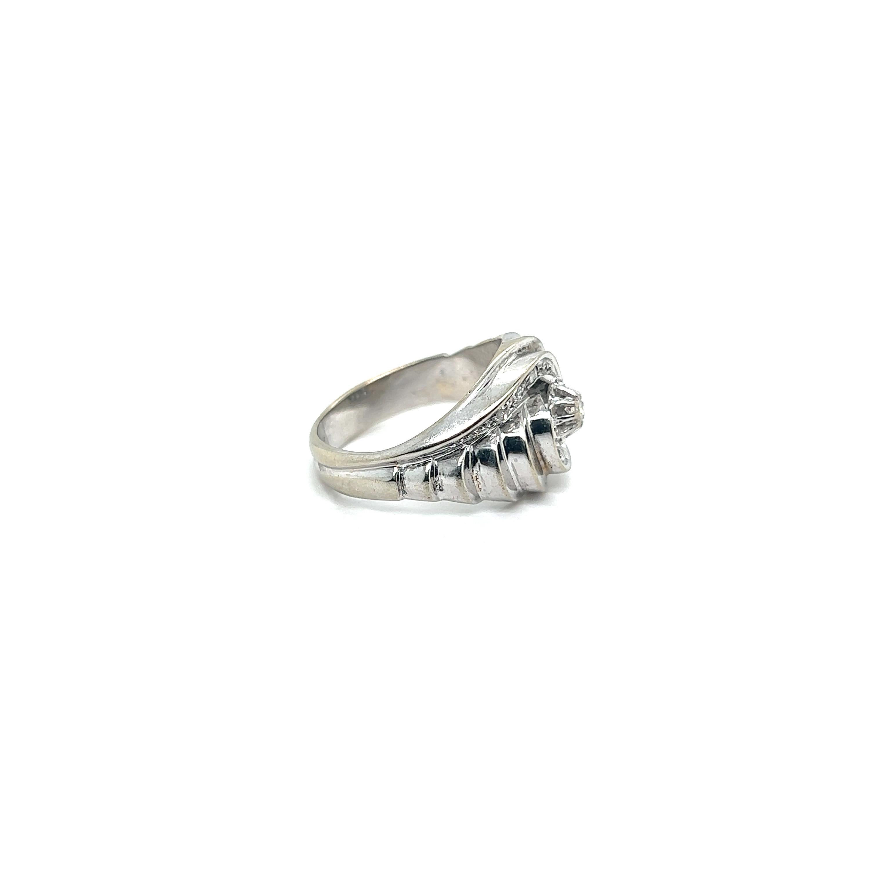 Art-Deco Shell Ring Diamonds, White Gold, Solid 18 Karat For Sale 1