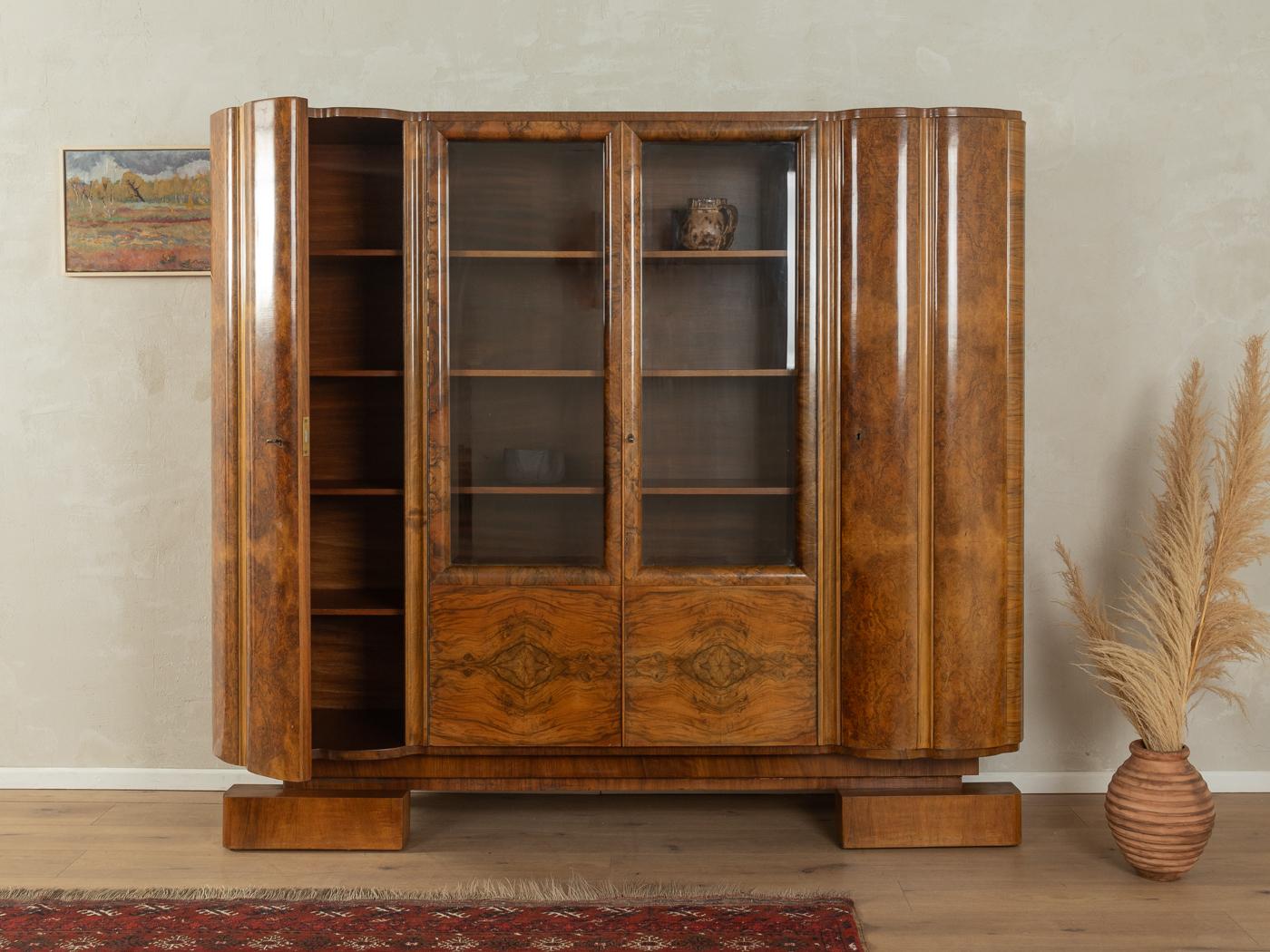 Art Deco Art Déco Showcase, 1920s For Sale