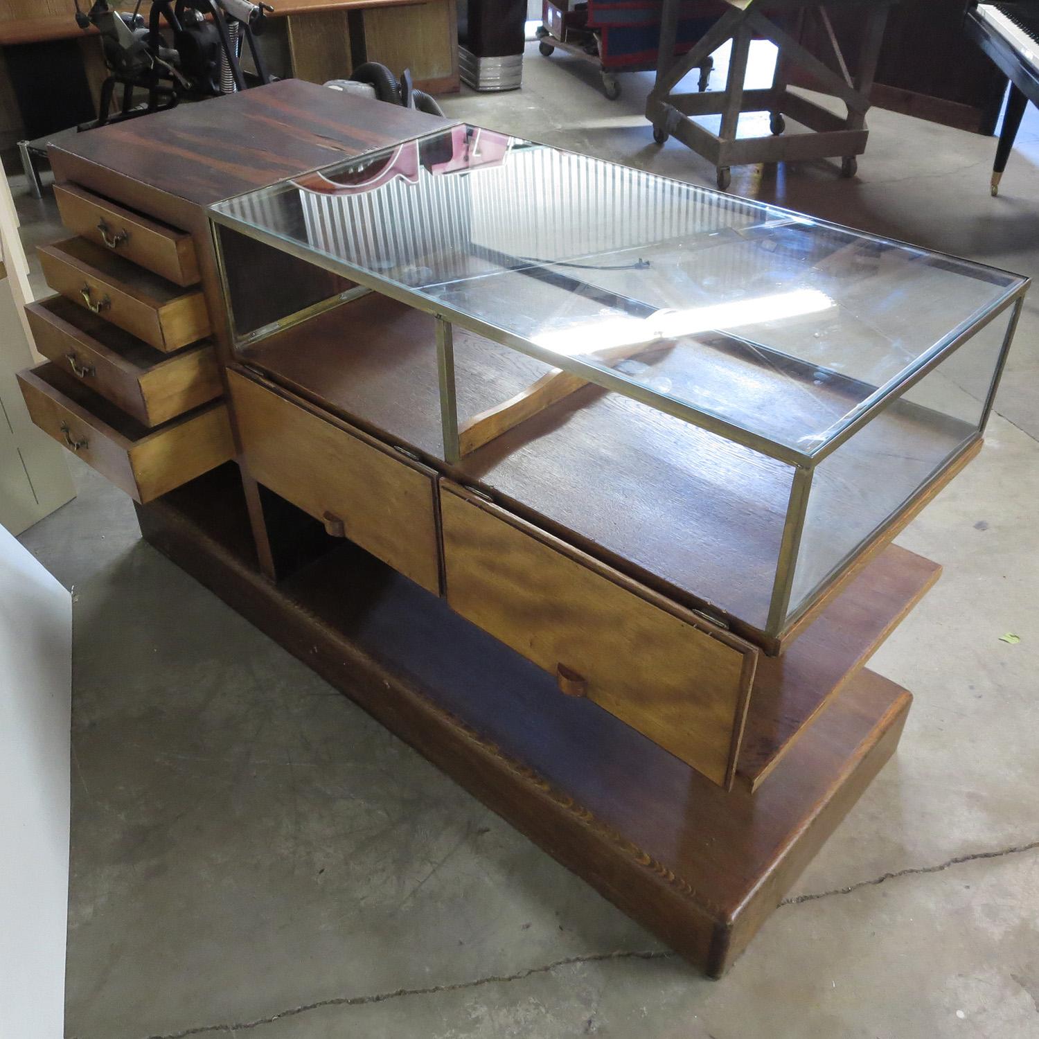 Mid-20th Century Art Deco Showcase in Macassar Ebony and Inlaid Woods