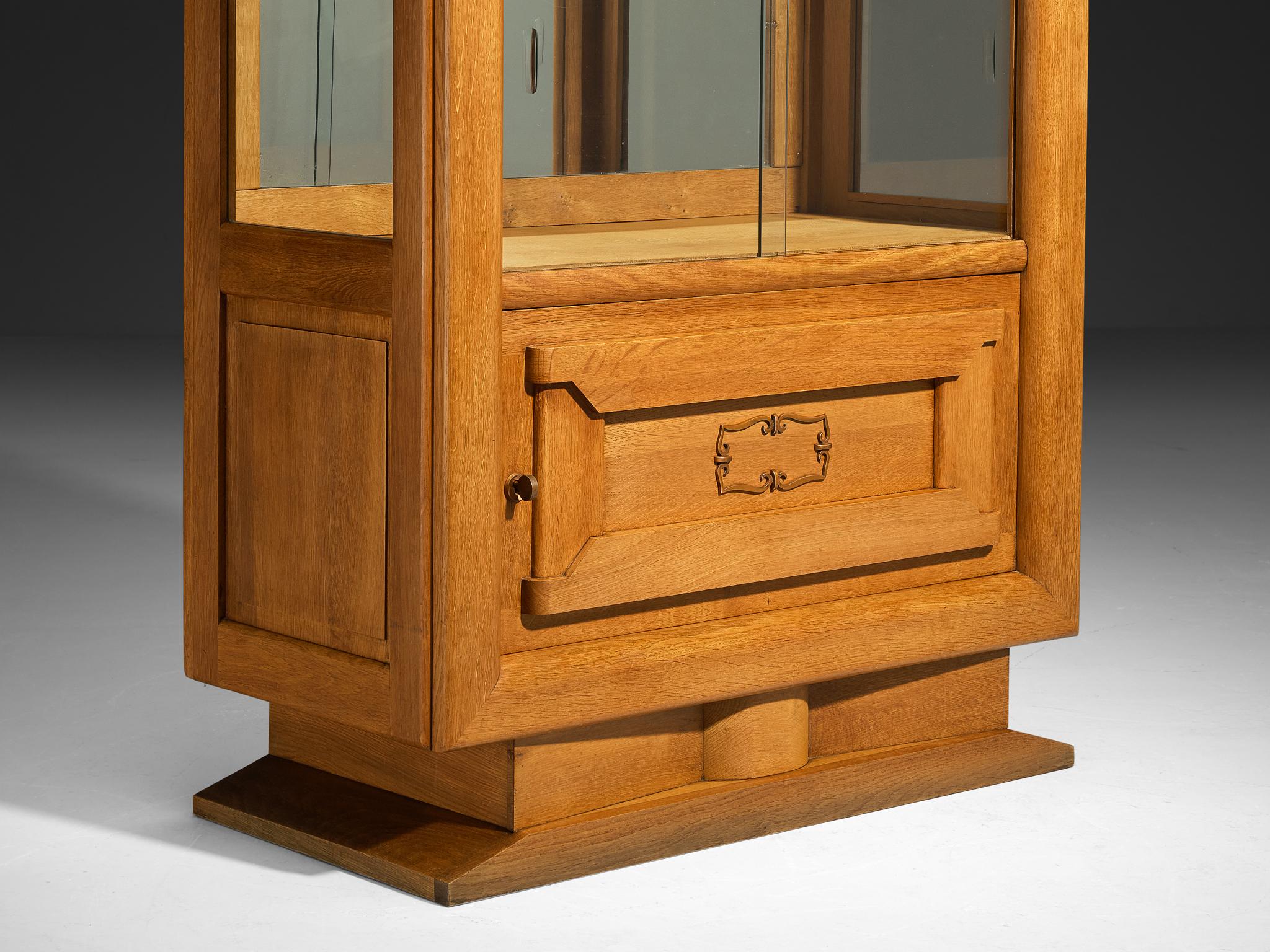 Art Deco Showcase in Oak and Glass and Decorative Copper Detailing For Sale 1