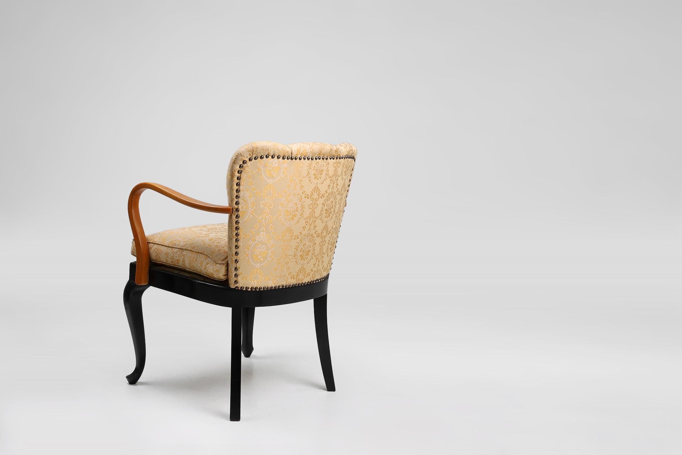 Art Deco side chair in beech wood, France 1940s For Sale 1