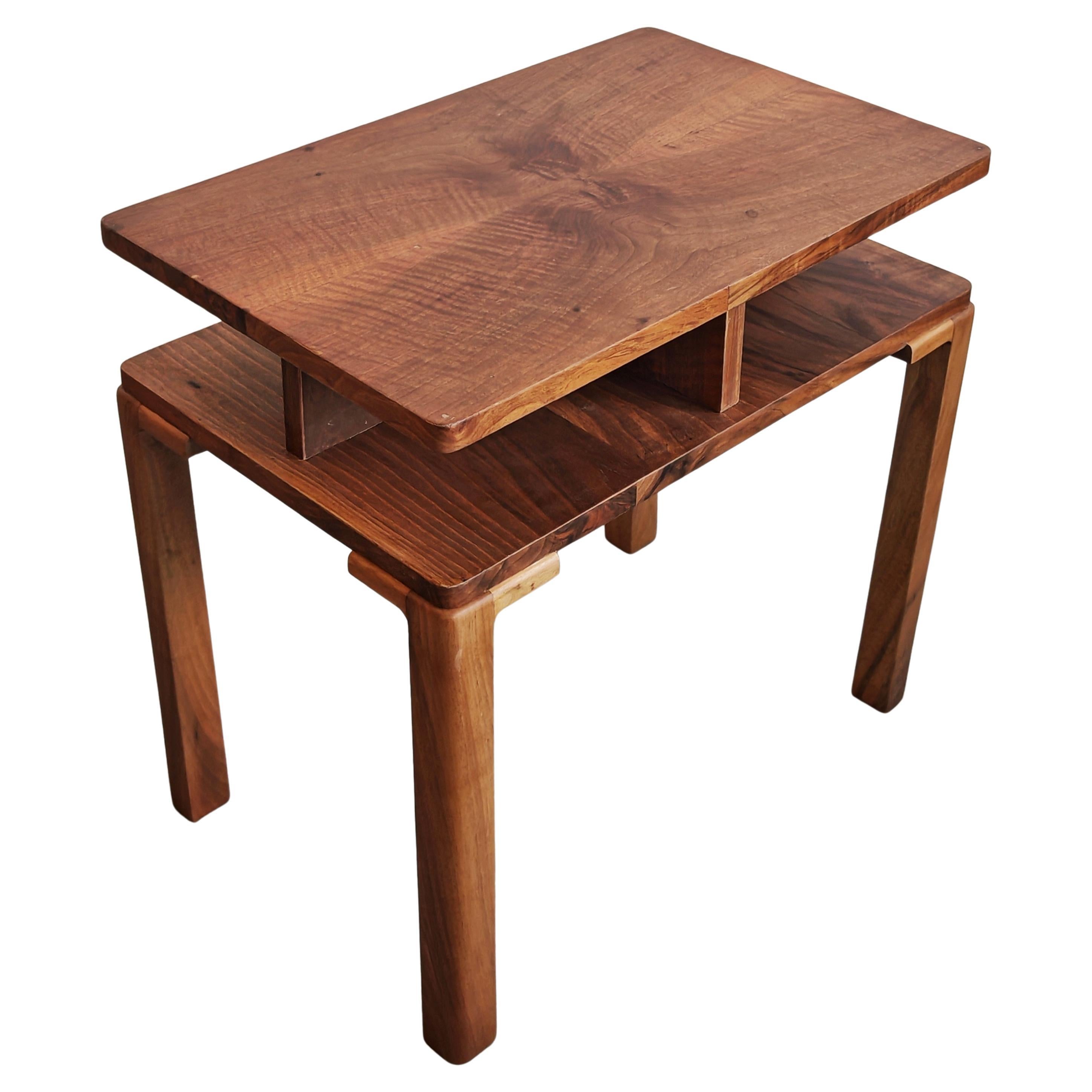 Art Deco Side or Occasional Table in walnut, fully refurbished, Austria 1930s
