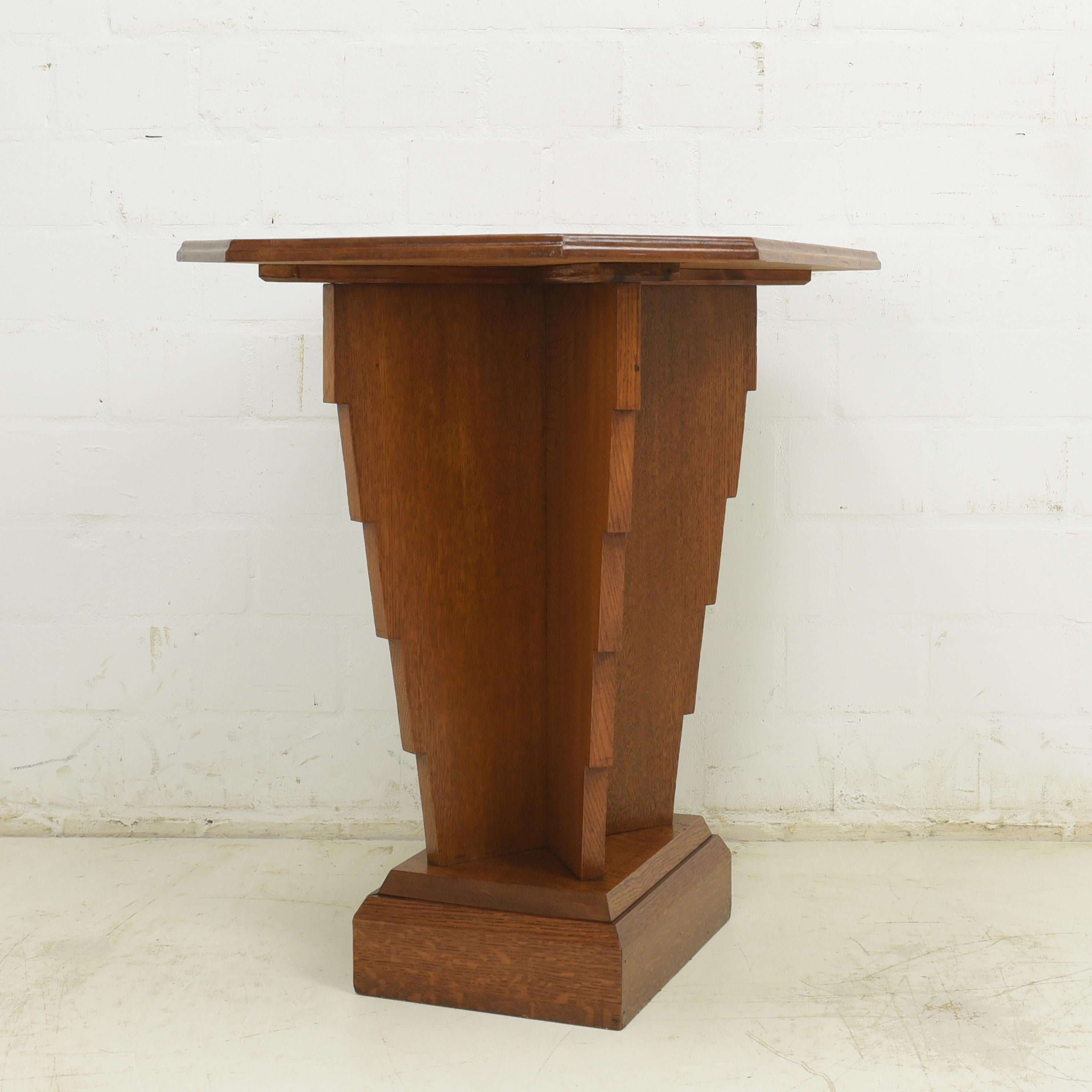 Art Deco Side Table / Coffee Table Pedestal in Oak, 1925 For Sale 6
