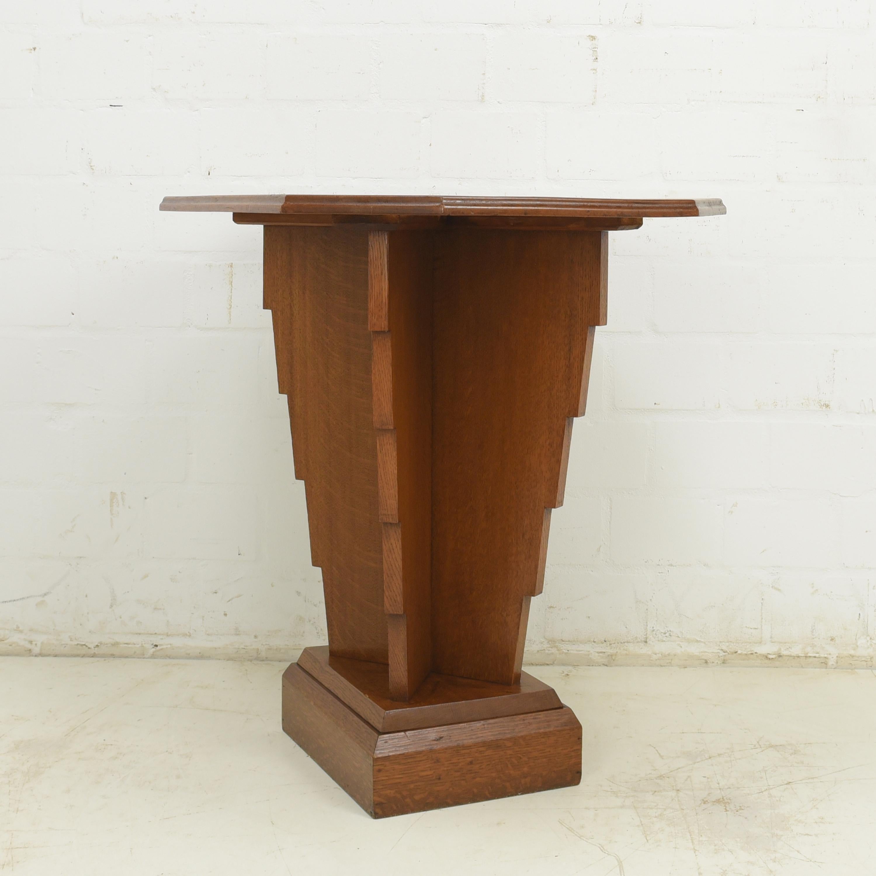 Art Deco Side Table / Coffee Table Pedestal in Oak, 1925 For Sale 7