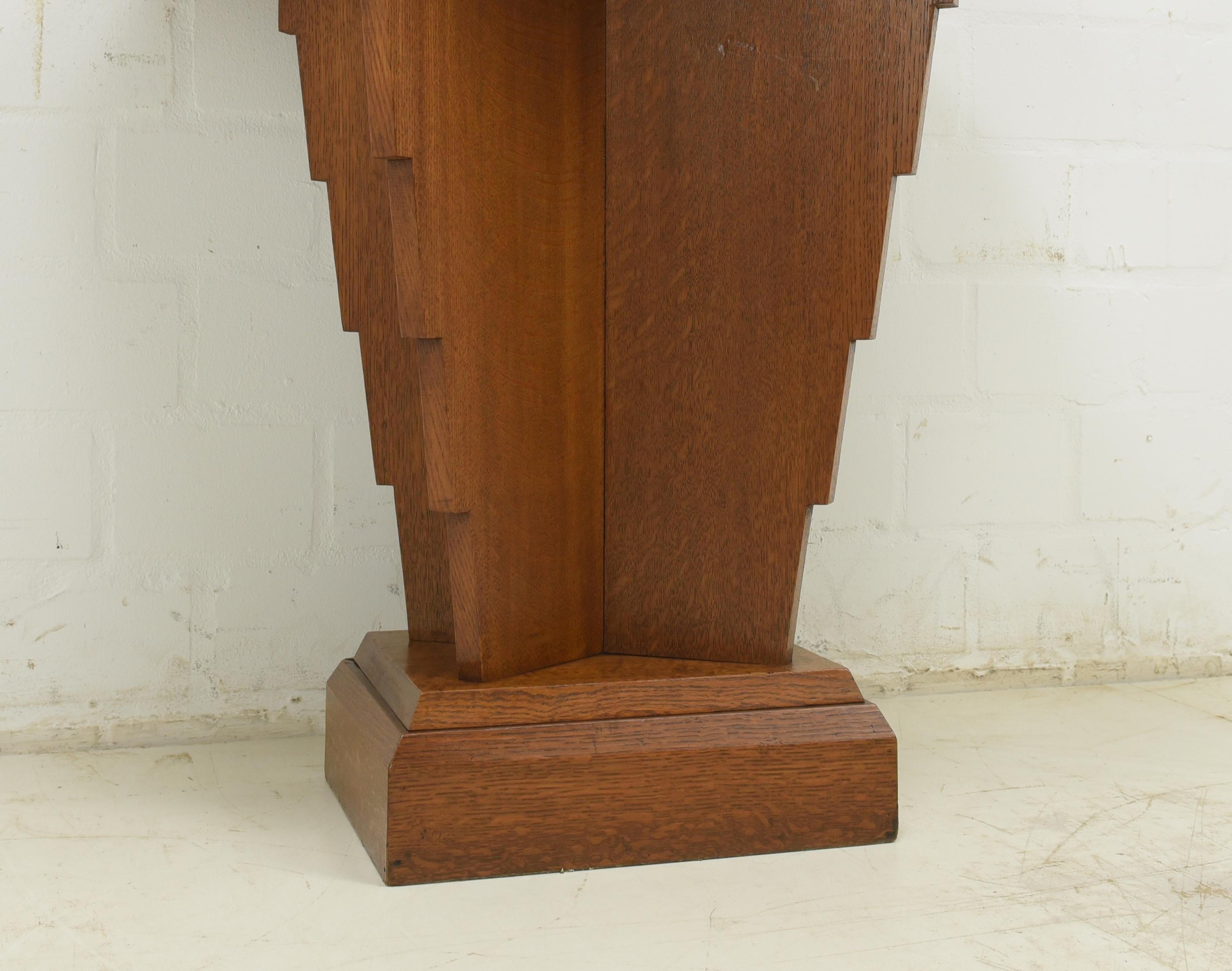 Art Deco Side Table / Coffee Table Pedestal in Oak, 1925 For Sale 3