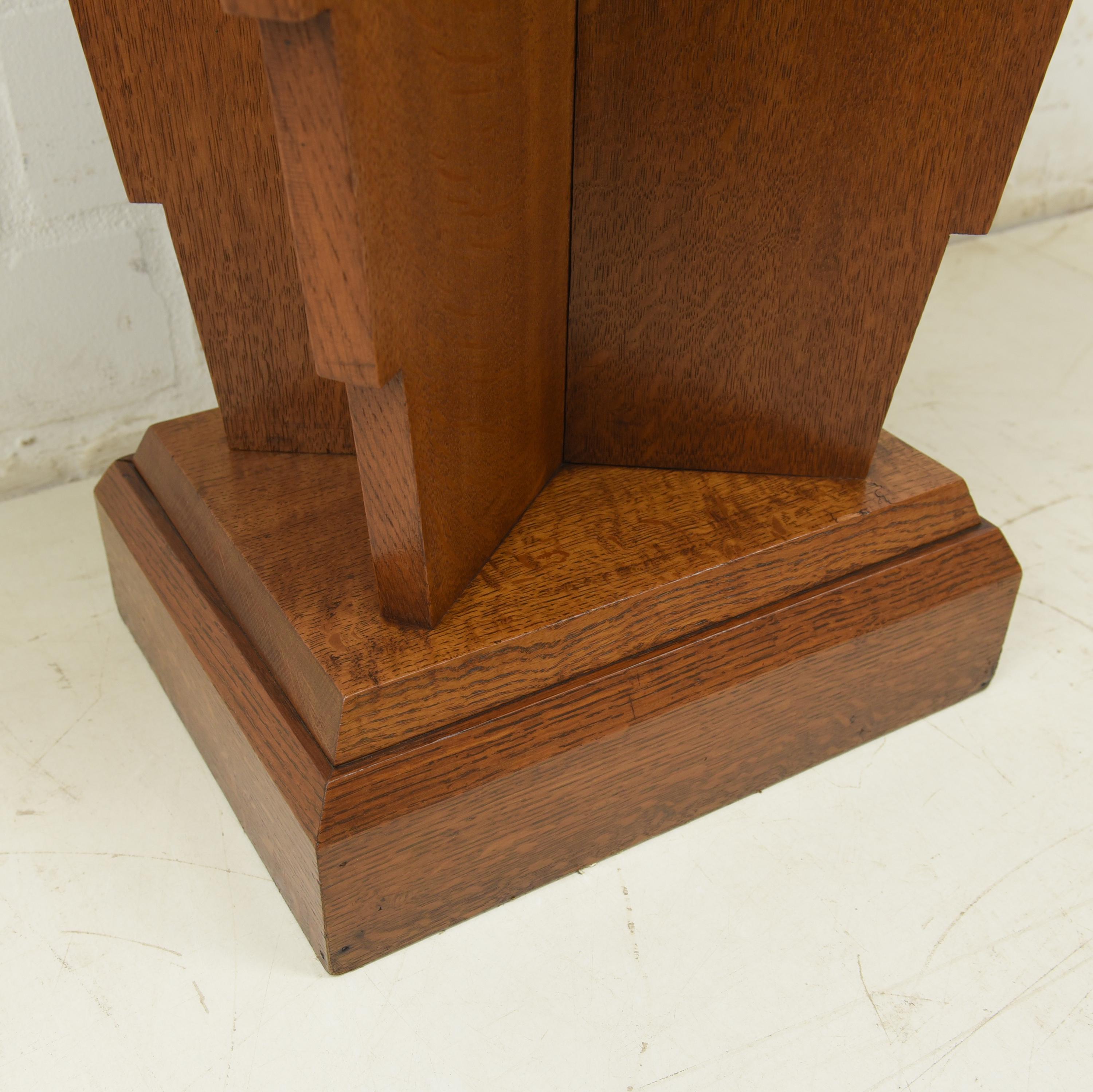 Art Deco Side Table / Coffee Table Pedestal in Oak, 1925 For Sale 4