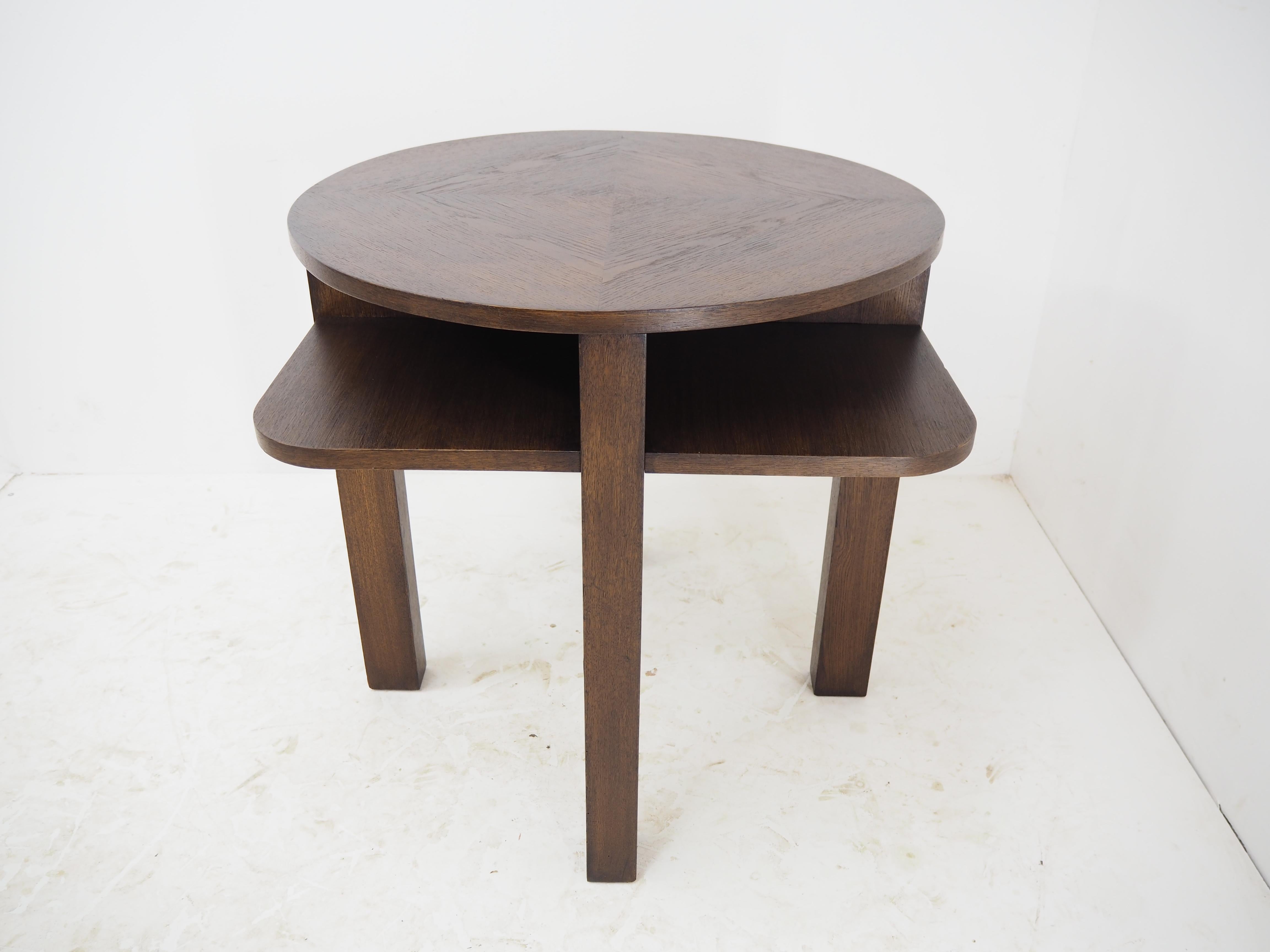 Made in Europe 
side table
in good original condition
sometimes scratches
hard construction.