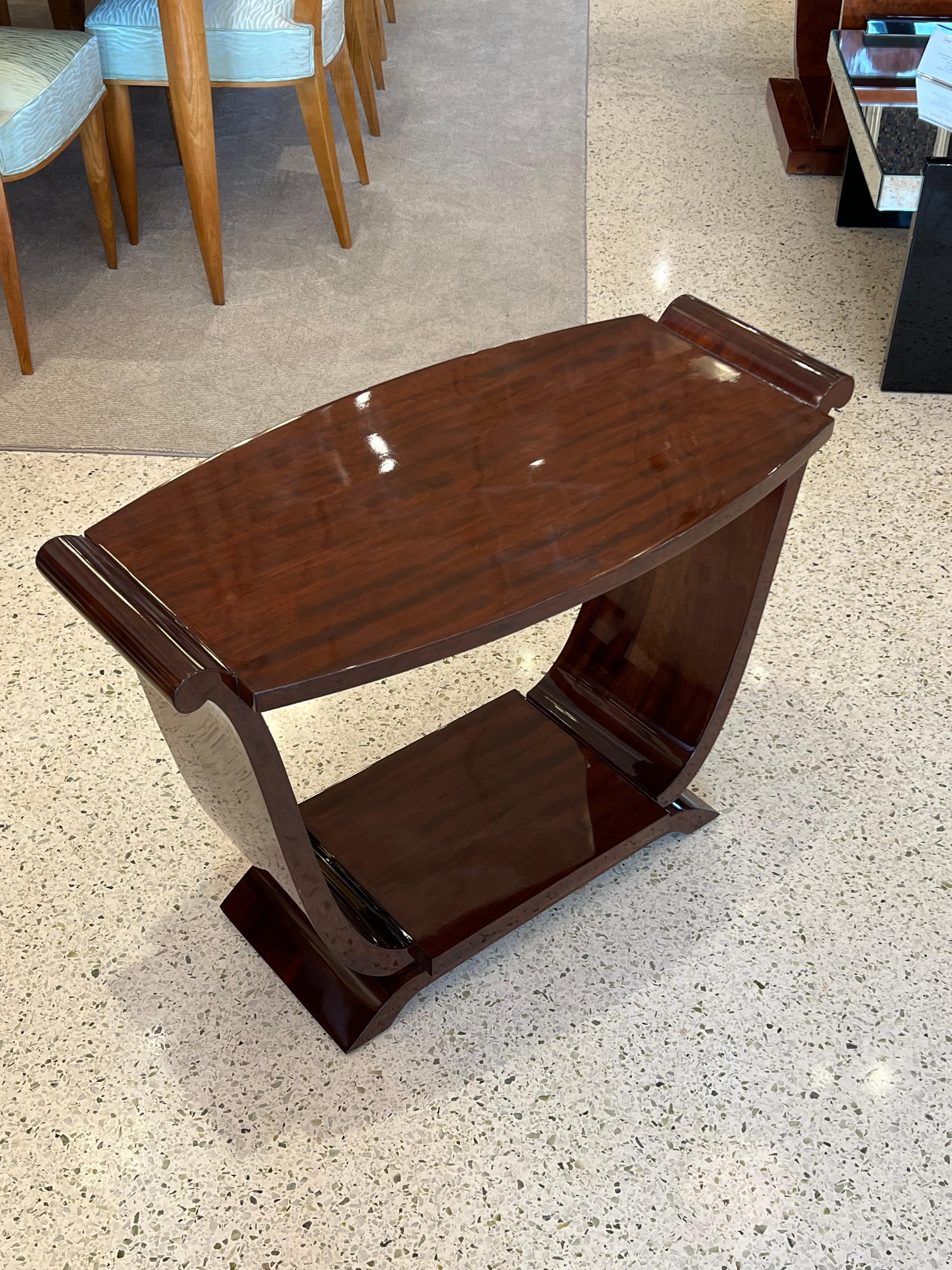 20th Century Art Deco Side Table For Sale