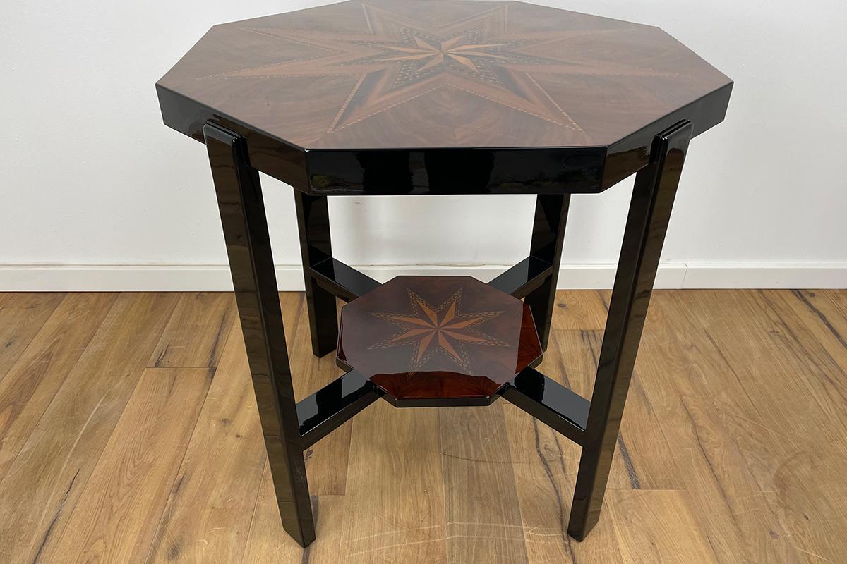 Français Table d'appoint Art déco de Paris datant d'environ 1925 en vente