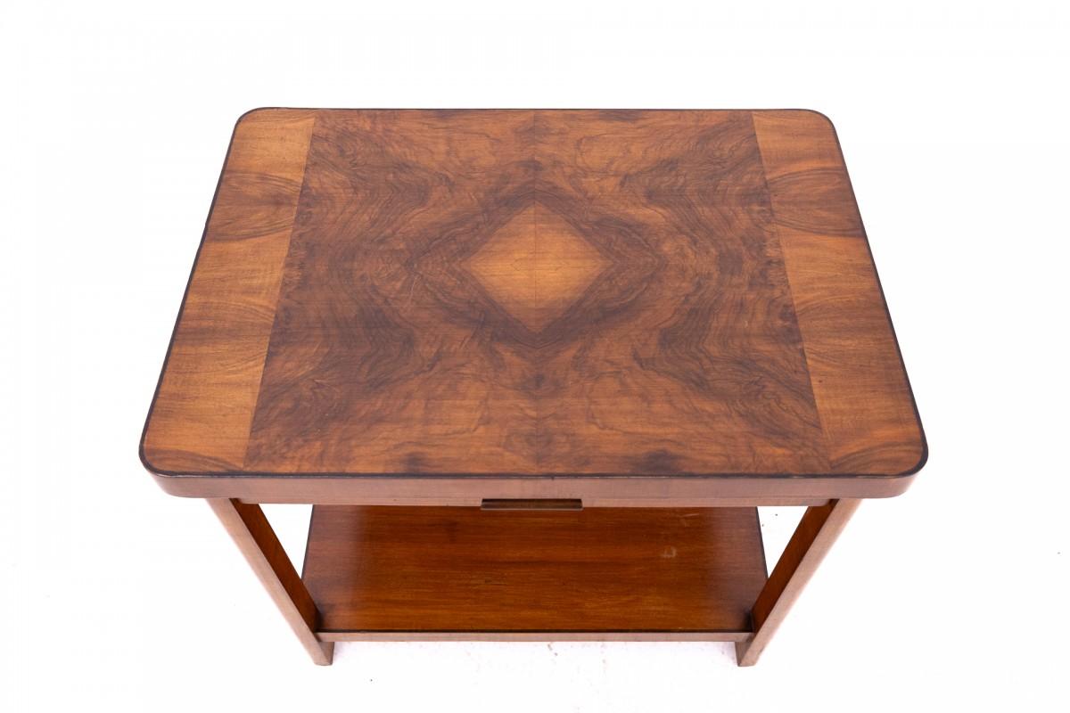 Mesa auxiliar Art Decó de la primera mitad del siglo XX, Polonia. Nogal en venta