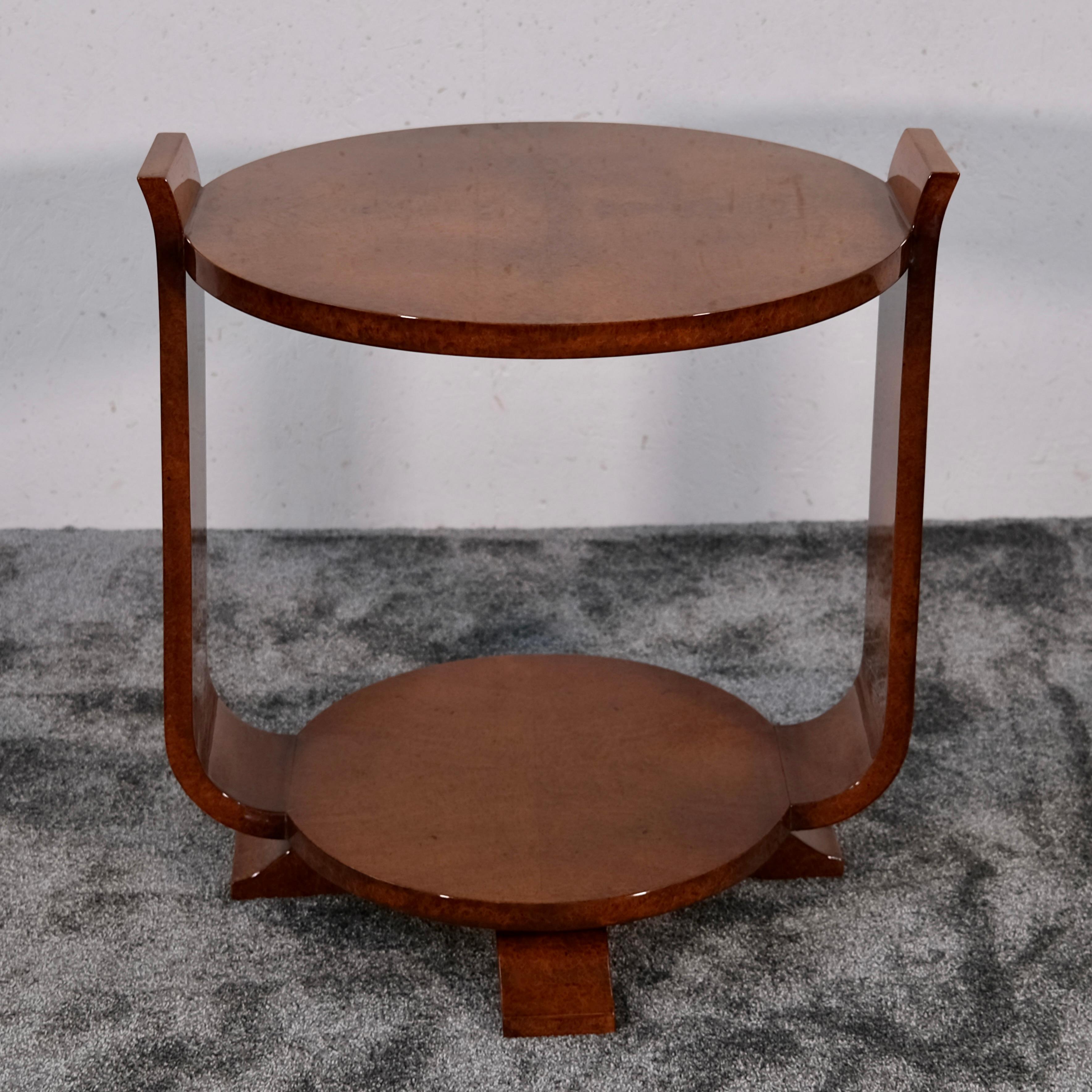 Art Deco Side Table, Vintage French Coffee Table, Round Amboina Burl End Table, 1930s Original - cette pièce rare et magnifiquement restaurée est la trouvaille parfaite pour tous ceux qui recherchent une table d'appoint ronde unique, une table
