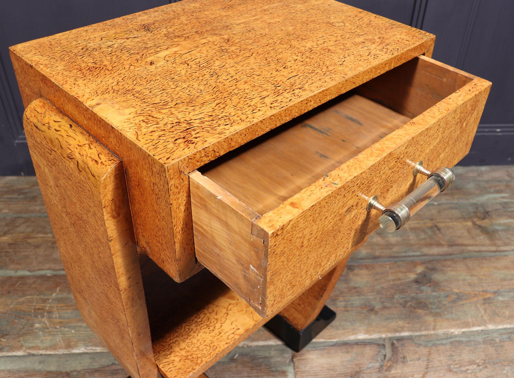 Art Deco Side Table in Karelian Birch For Sale 4