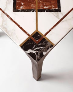 Art-déco-Beistelltisch aus Eiche mit Bronze-Intarsien und Marmorbezug mit Messing 2