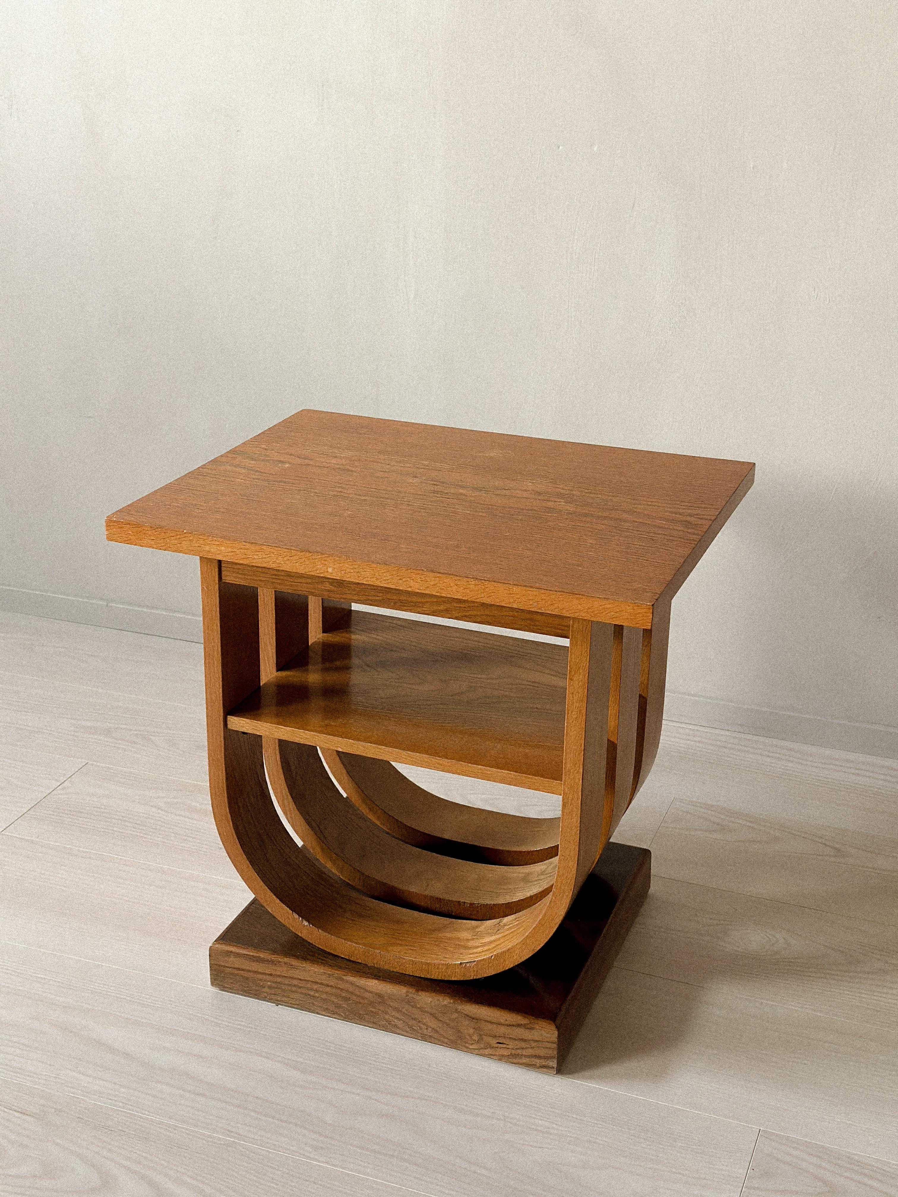 Art déco-Beistelltisch aus Eiche, Norwegen, ca. 1930er Jahre (Norwegisch) im Angebot